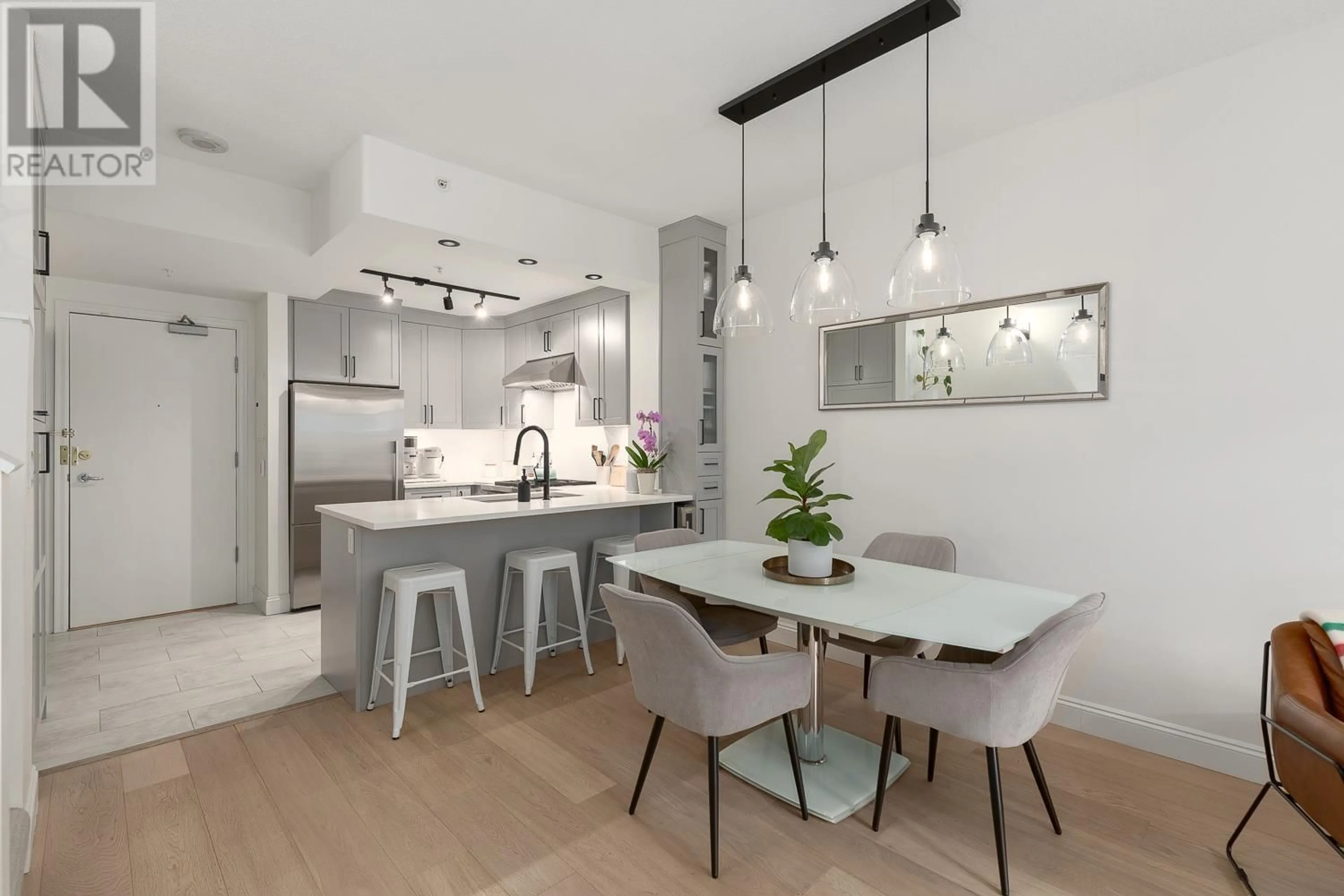 Open concept kitchen, unknown for 2267 12TH AVENUE, Vancouver British Columbia V6K4T5