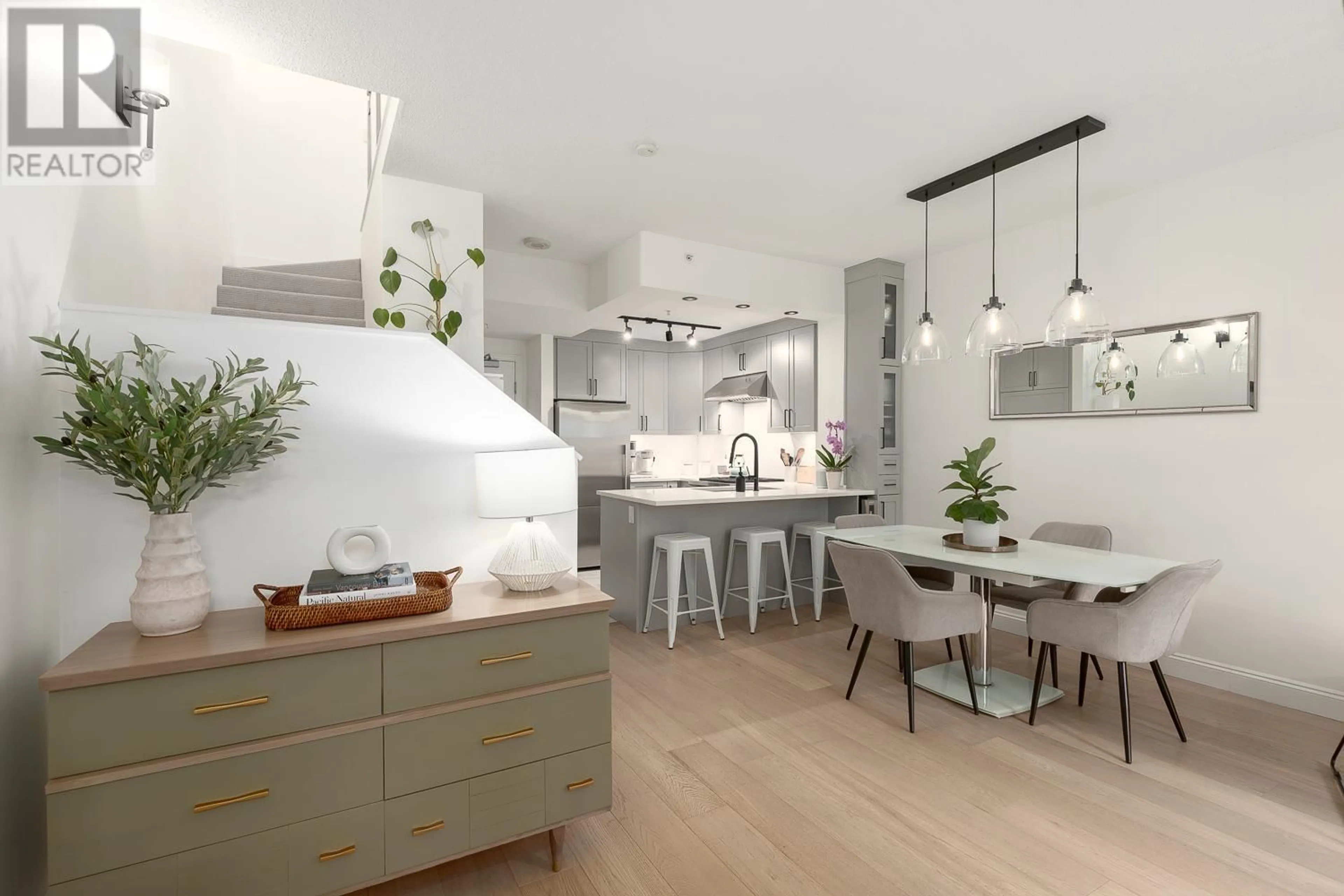 Open concept kitchen, unknown for 2267 12TH AVENUE, Vancouver British Columbia V6K4T5