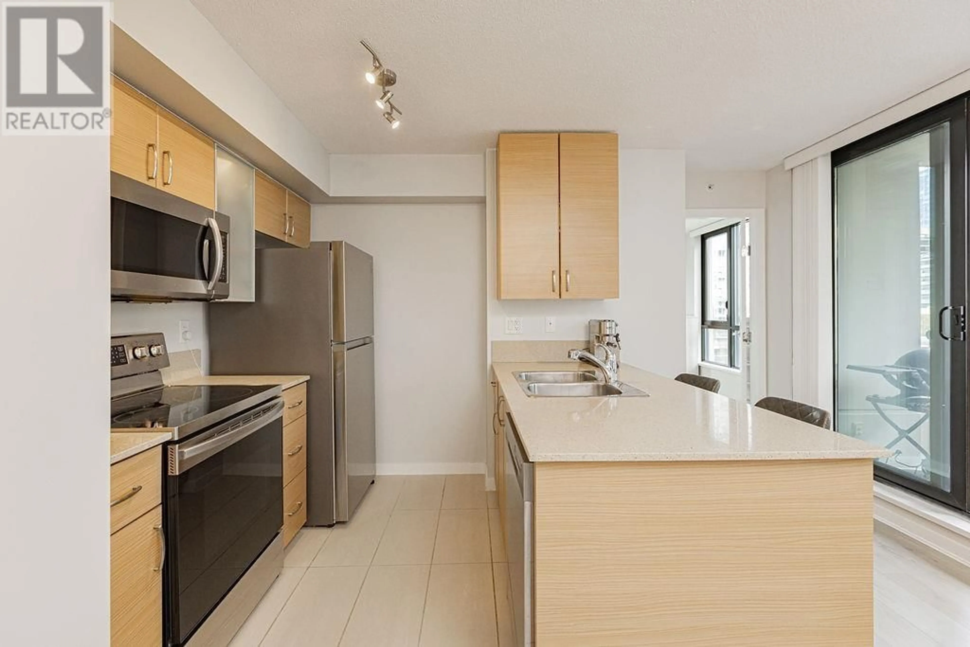 Standard kitchen, unknown for 1104 - 928 HOMER STREET, Vancouver British Columbia V6B1T7