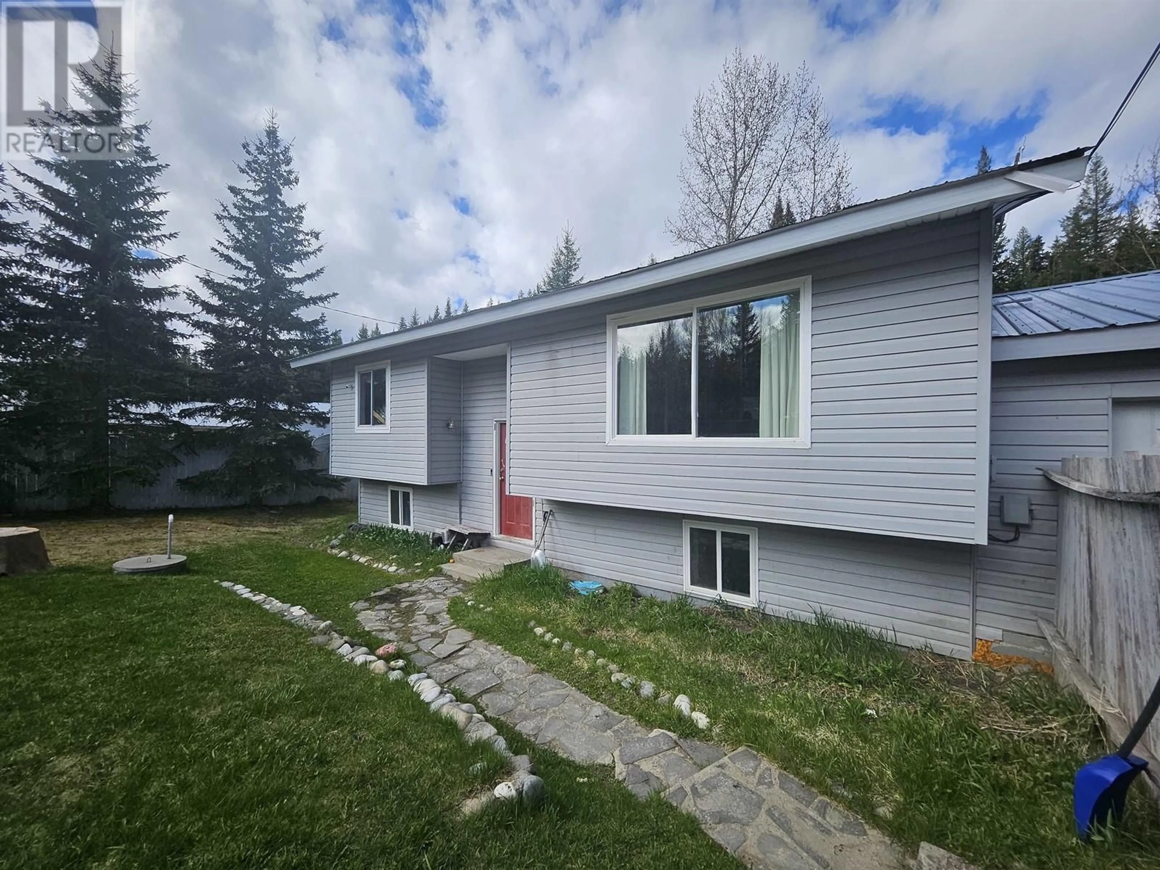Home with vinyl exterior material, street for 3995 MCLEAN ROAD, Quesnel British Columbia V2J6V5