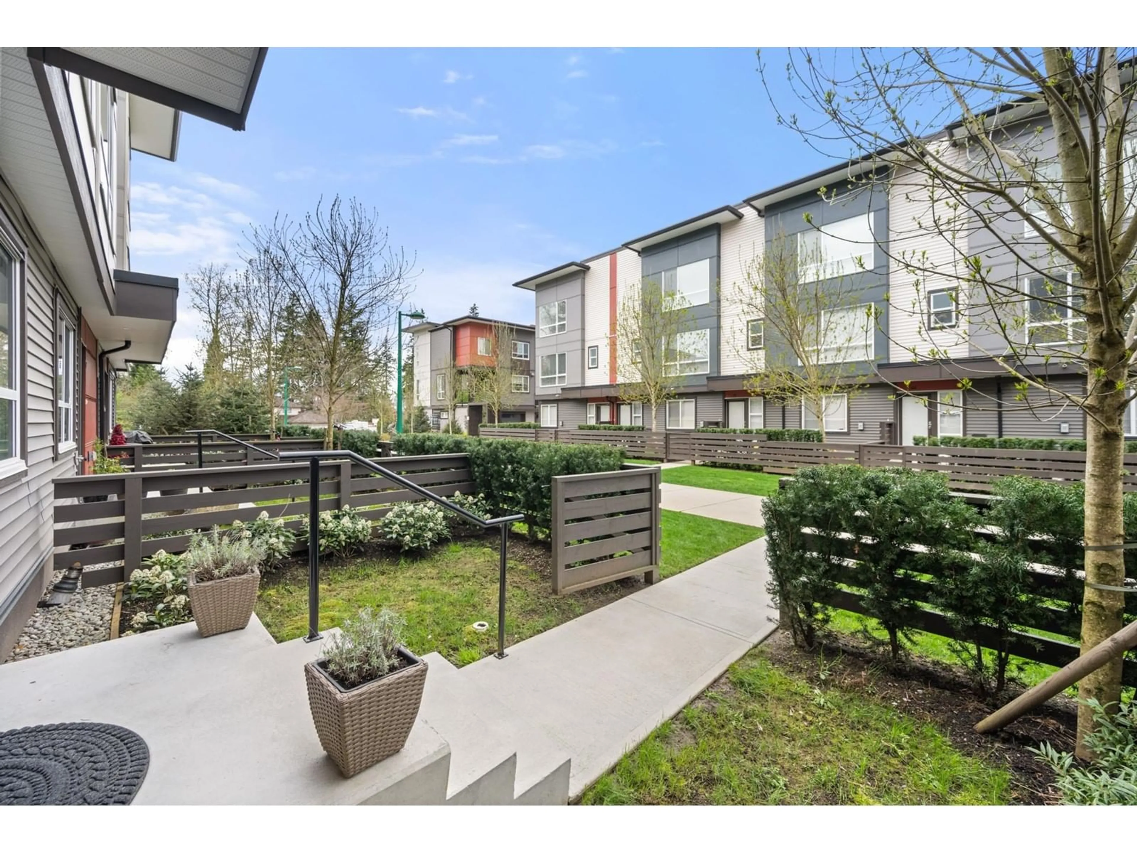 Patio, unknown for 3 - 7218 188, Surrey British Columbia V4N6W3