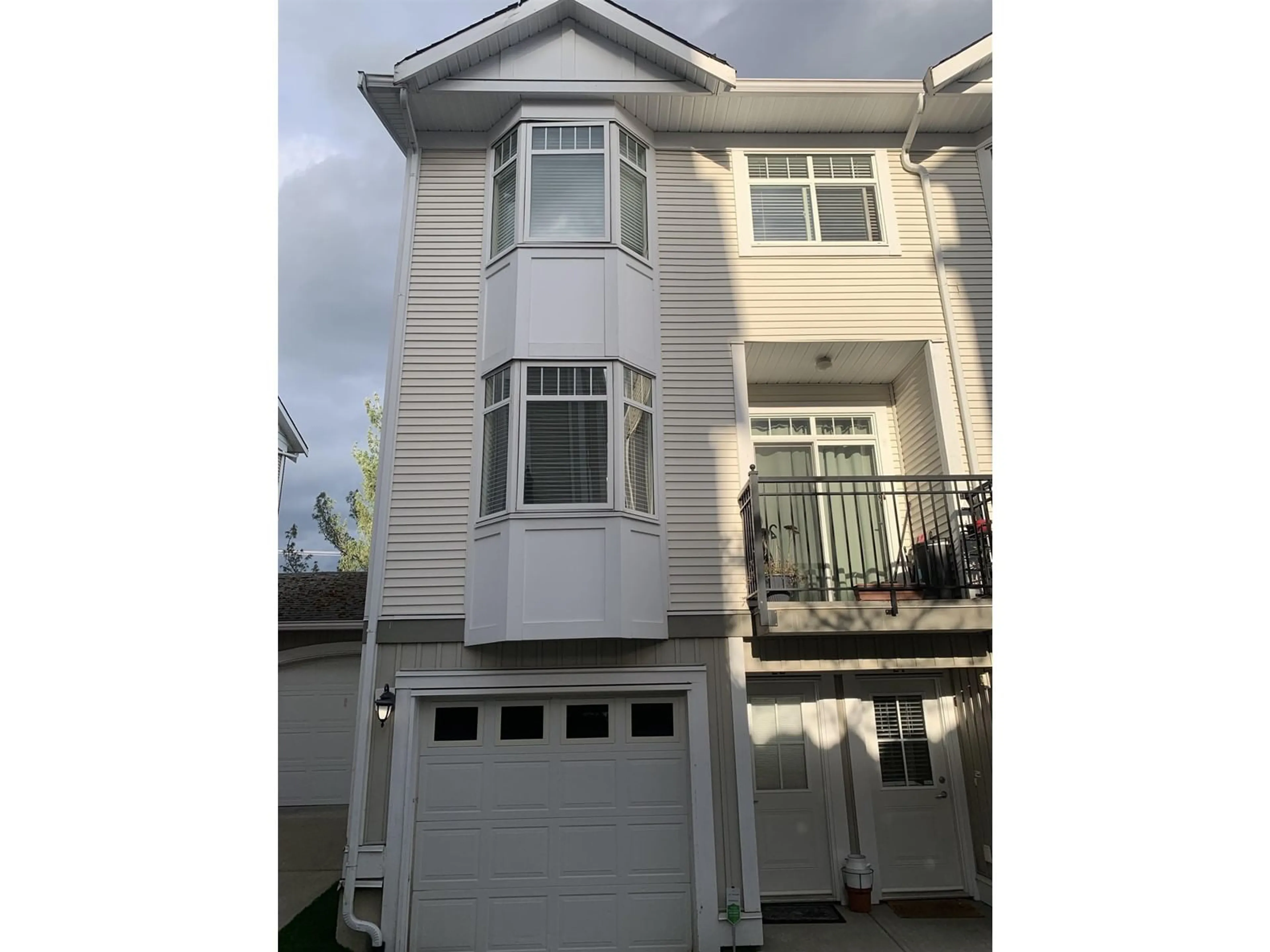 Home with vinyl exterior material, street for 22 - 19551 66, Surrey British Columbia V4N0Z5