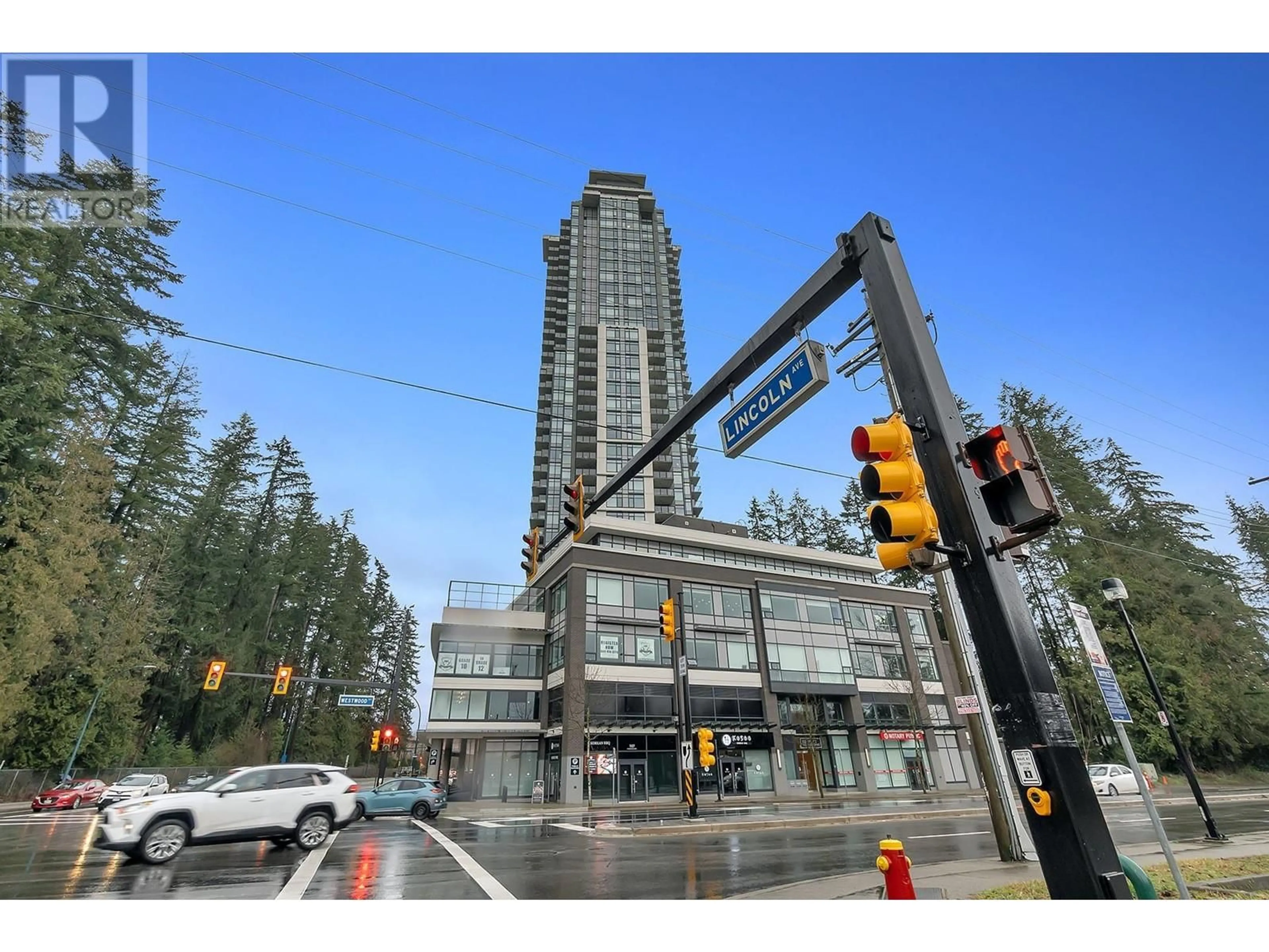 Indoor foyer for 906 - 3080 LINCOLN AVENUE, Coquitlam British Columbia V3B0L9