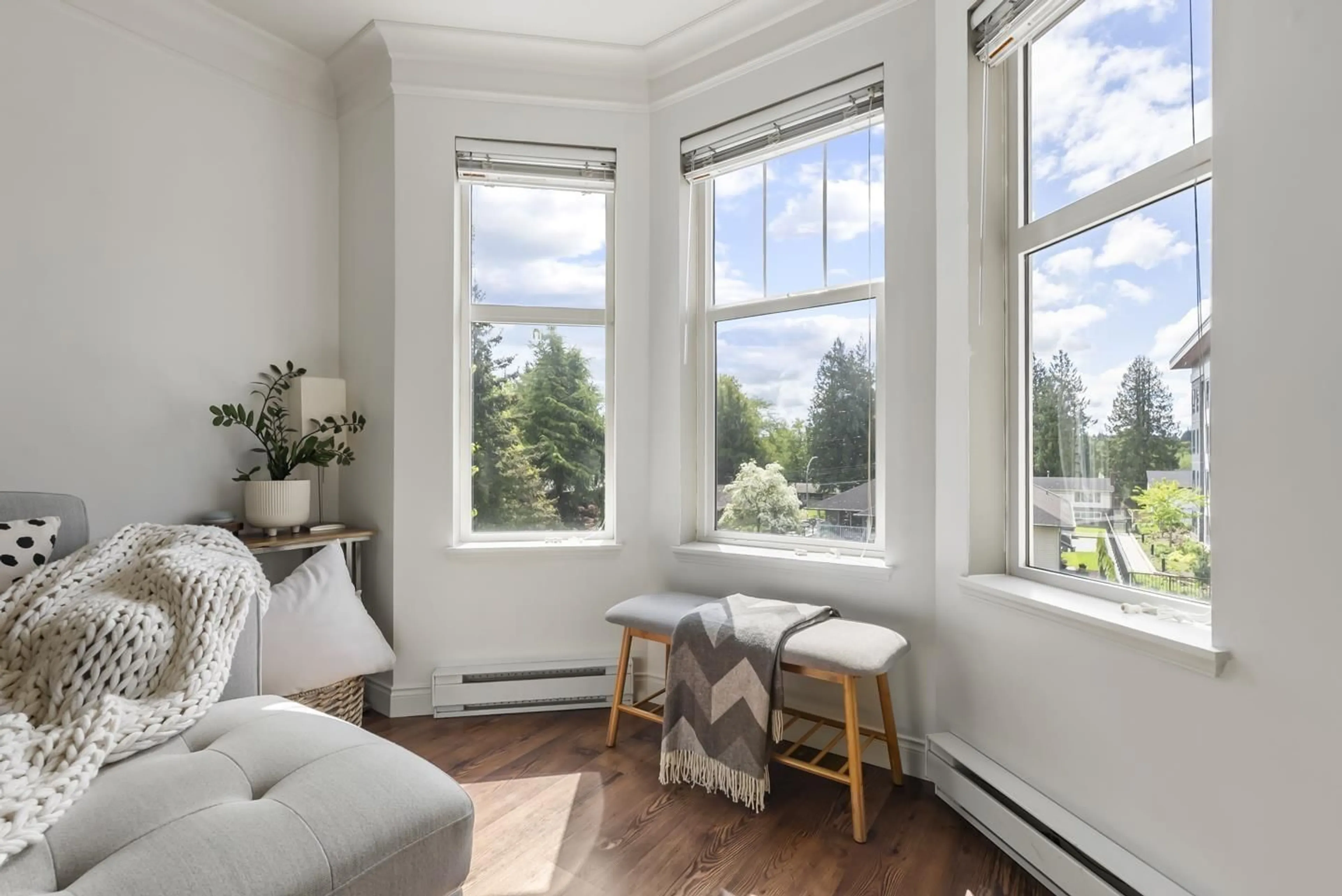 Living room with furniture, unknown for 310 - 5438 198, Langley British Columbia V3A1G2