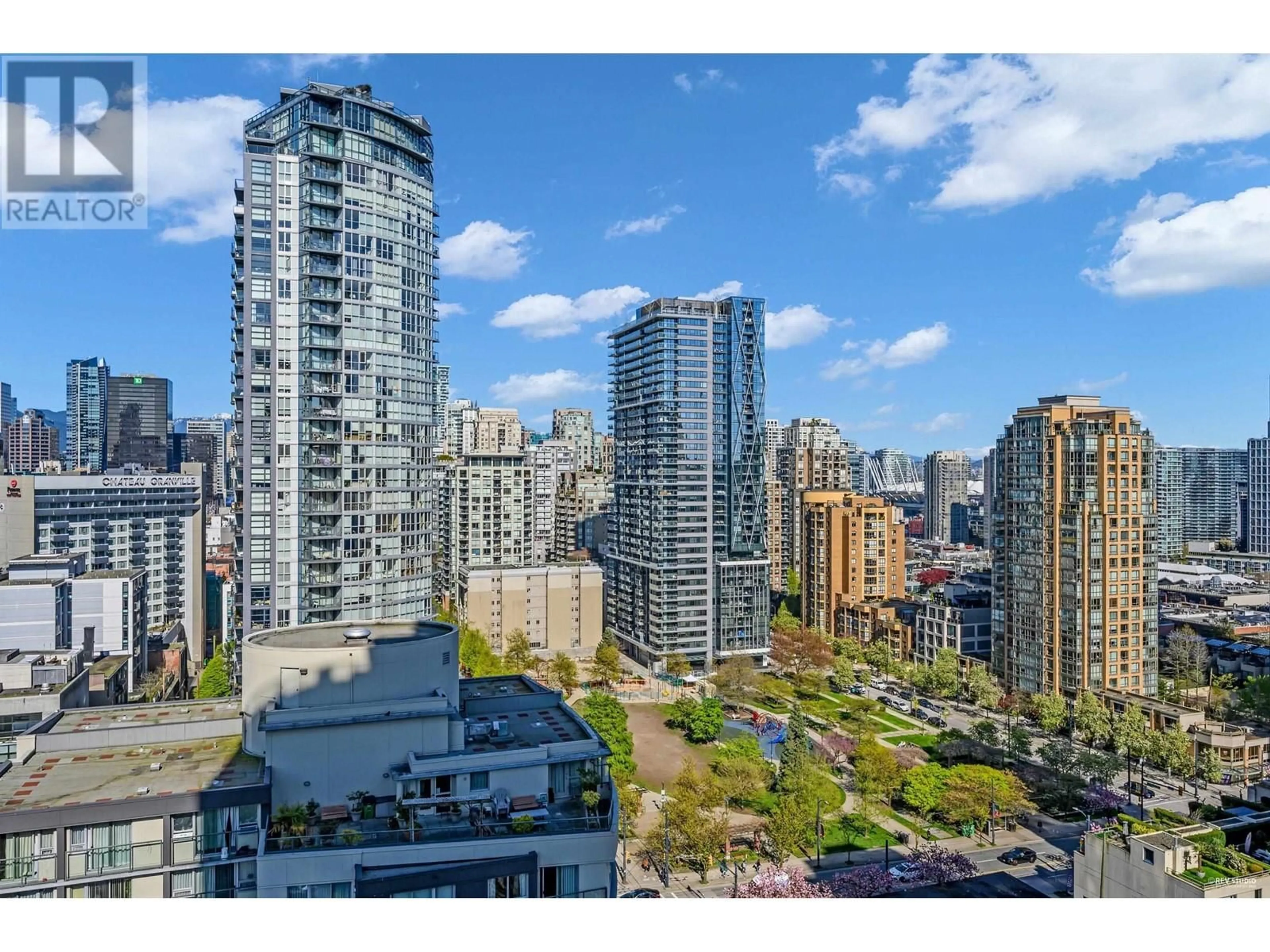 A pic from outside/outdoor area/front of a property/back of a property/a pic from drone, city buildings view from balcony for 2006 - 1255 SEYMOUR STREET, Vancouver British Columbia V6M4J7