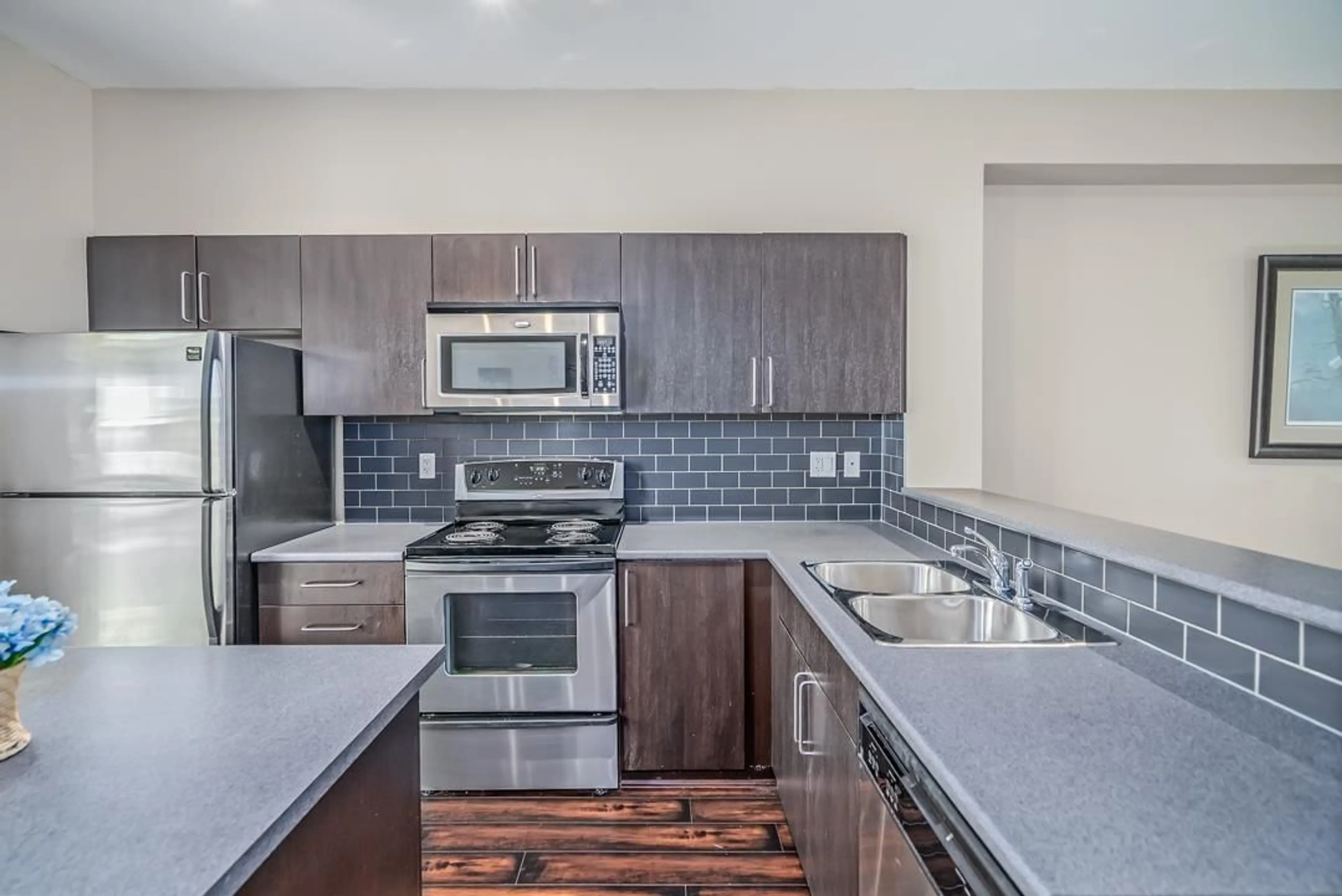 Standard kitchen, unknown for 37 - 6575 192, Surrey British Columbia V4N5T8
