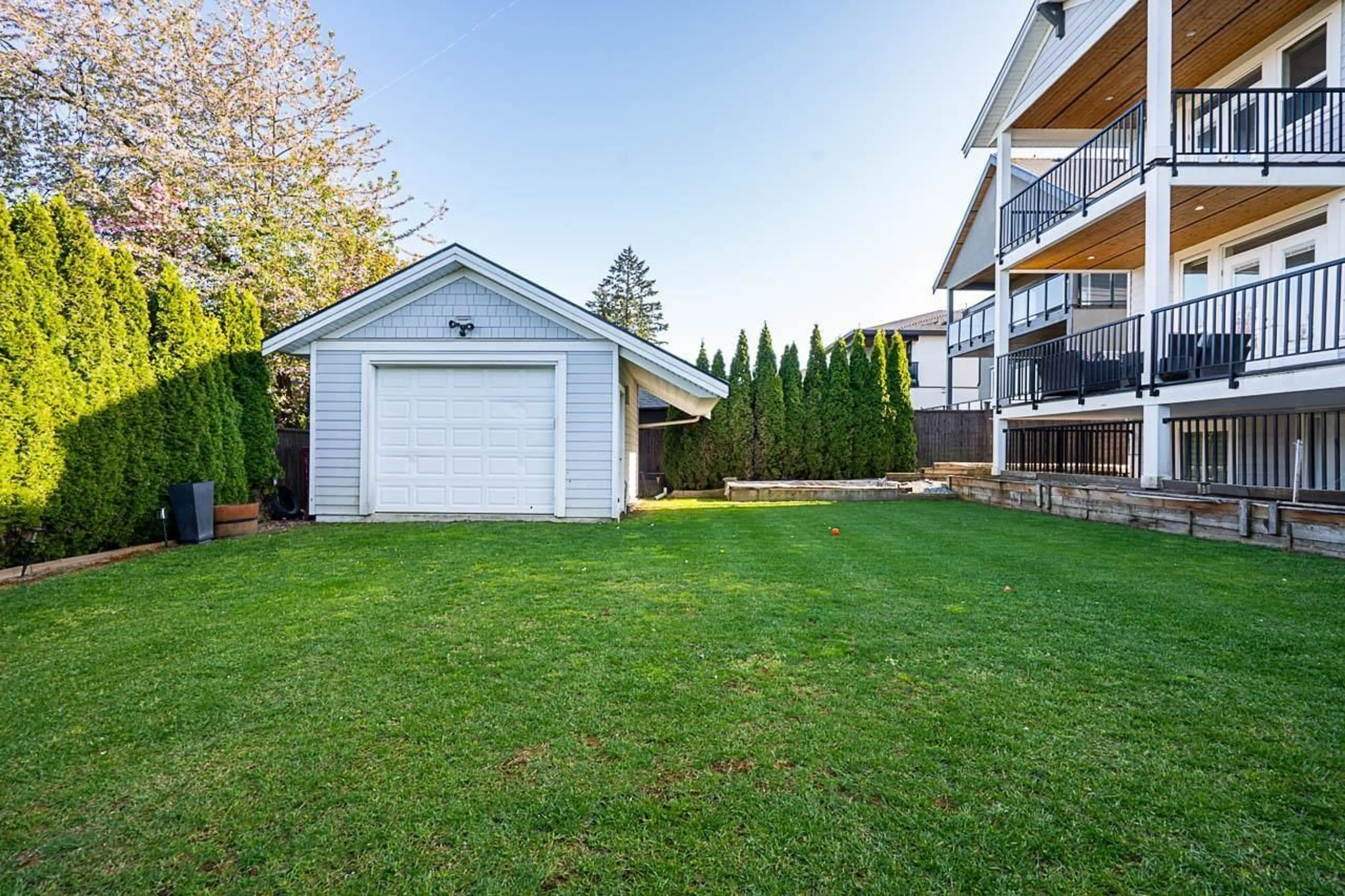 Unknown for 18712 55, Surrey British Columbia V3S4N7
