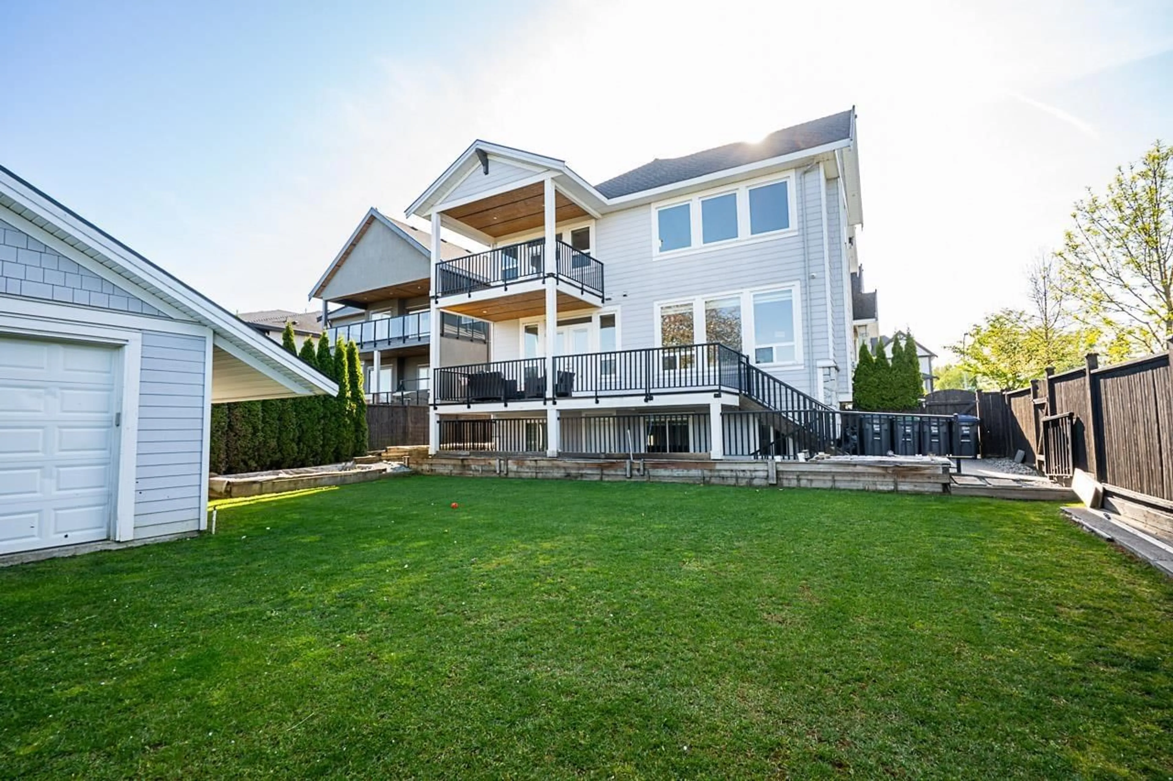 Home with vinyl exterior material, unknown for 18712 55, Surrey British Columbia V3S4N7