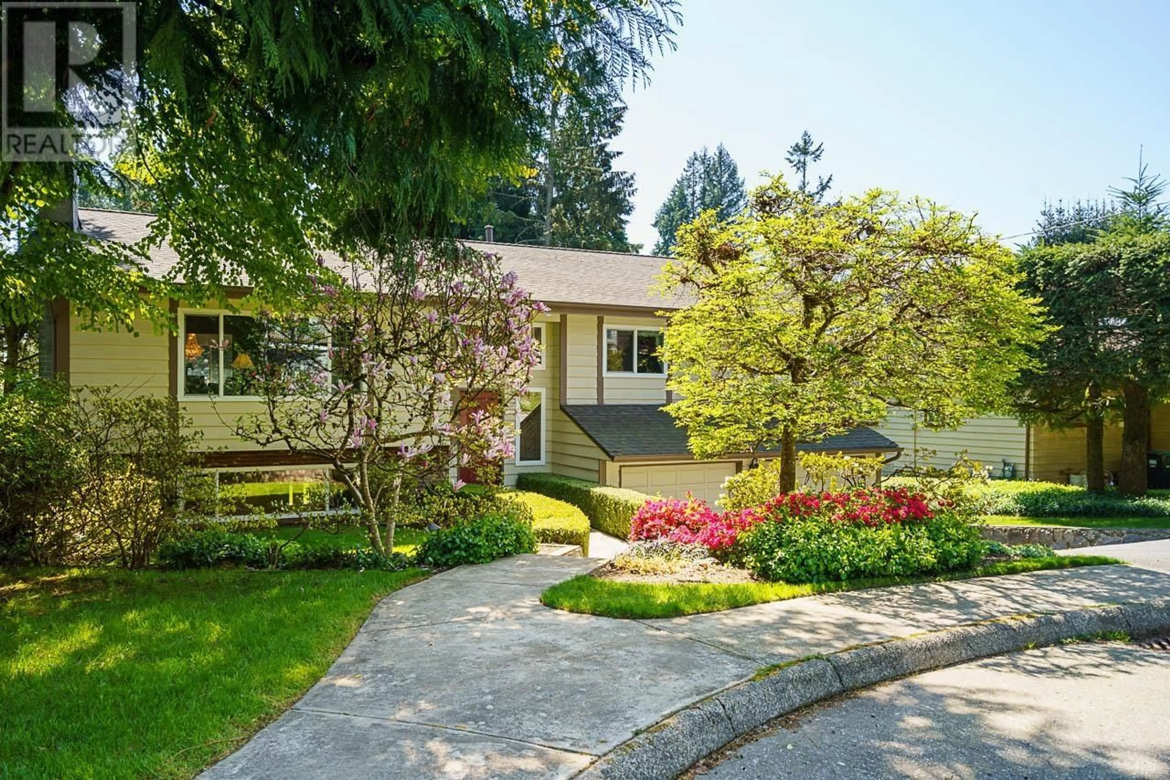 Home with vinyl exterior material, street for 2477 KEATS ROAD, North Vancouver British Columbia V7H1J6