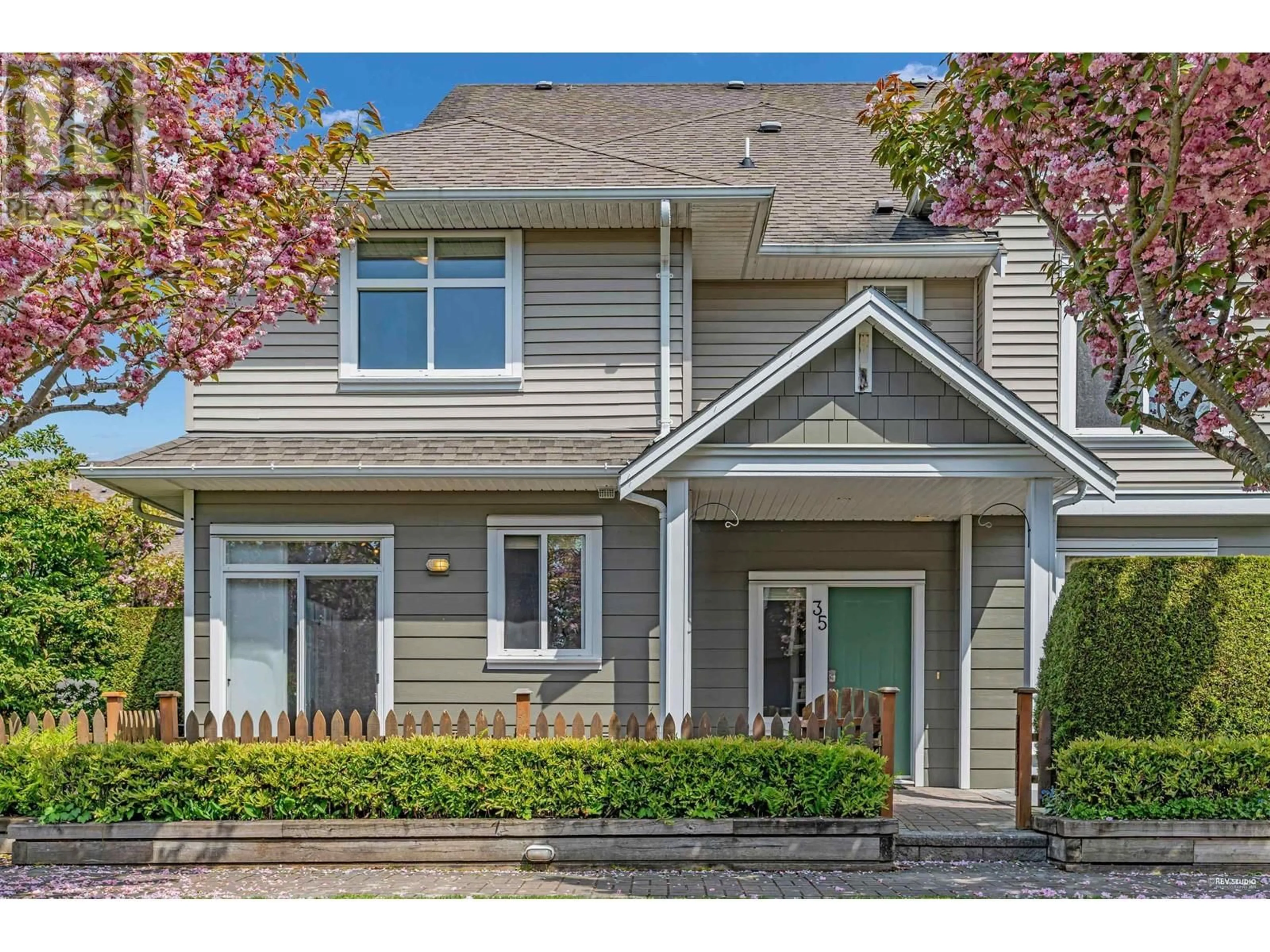 Home with vinyl exterior material, street for 35 - 6300 LONDON ROAD, Richmond British Columbia V7E6V6