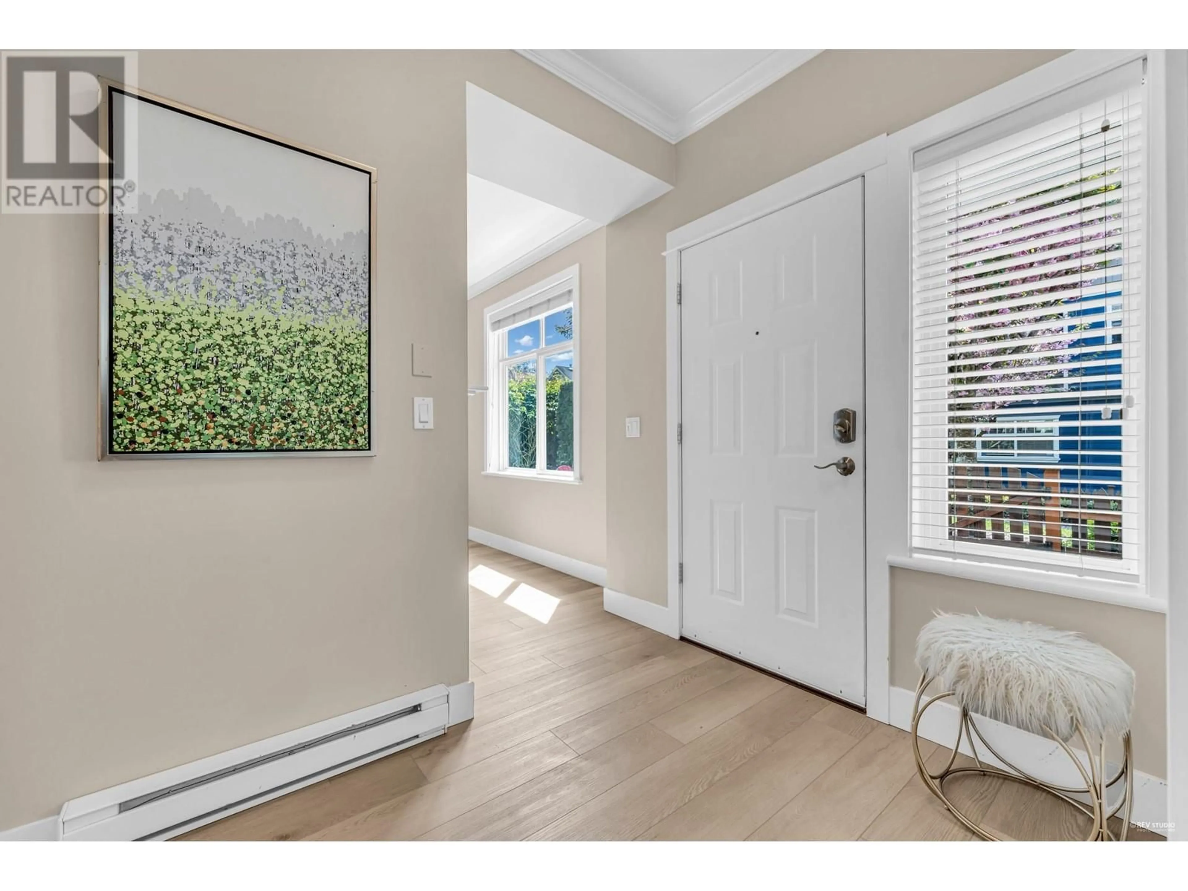 Indoor entryway for 35 - 6300 LONDON ROAD, Richmond British Columbia V7E6V6