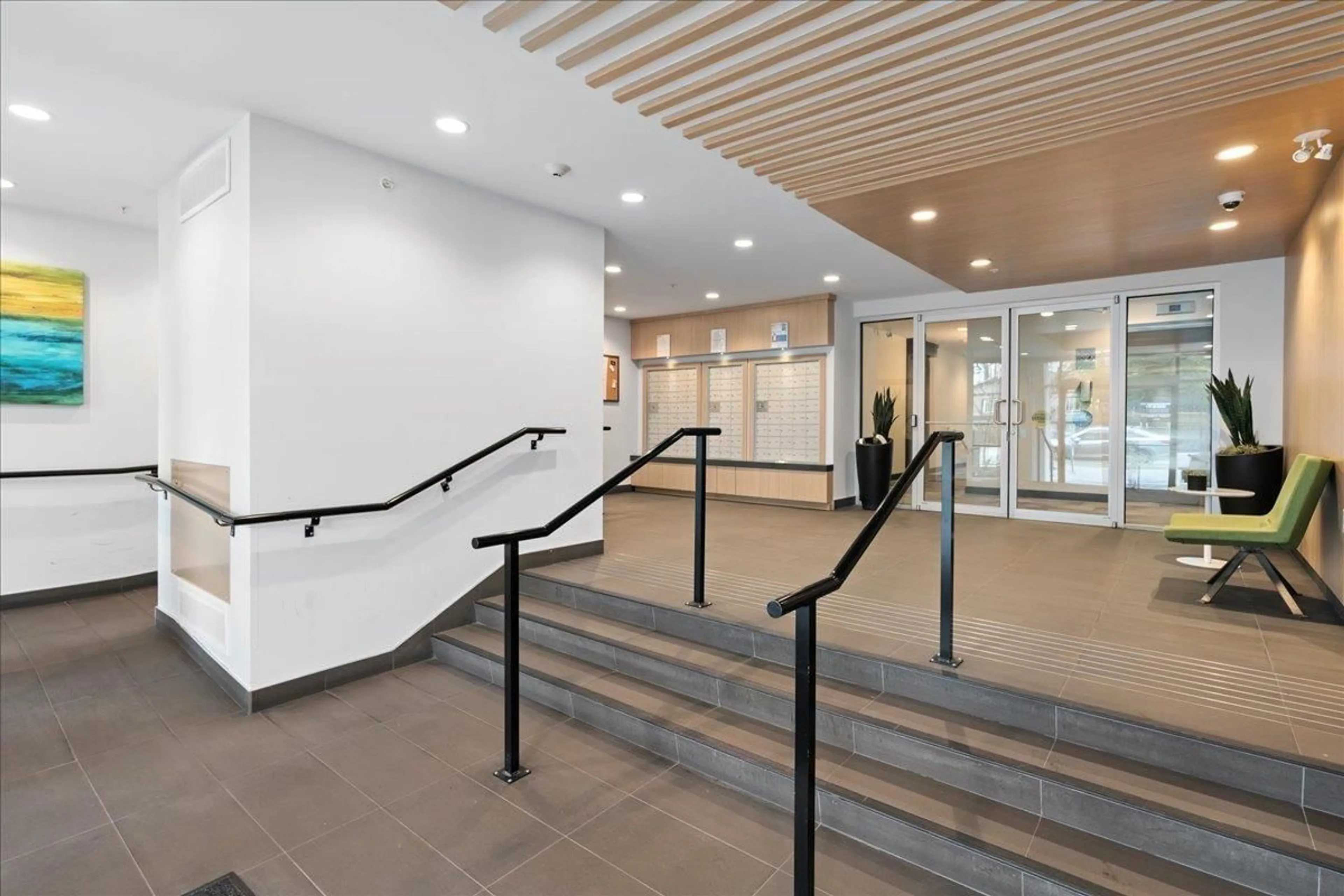 Indoor foyer for 503 - 10581 140, Surrey British Columbia V3T0M7
