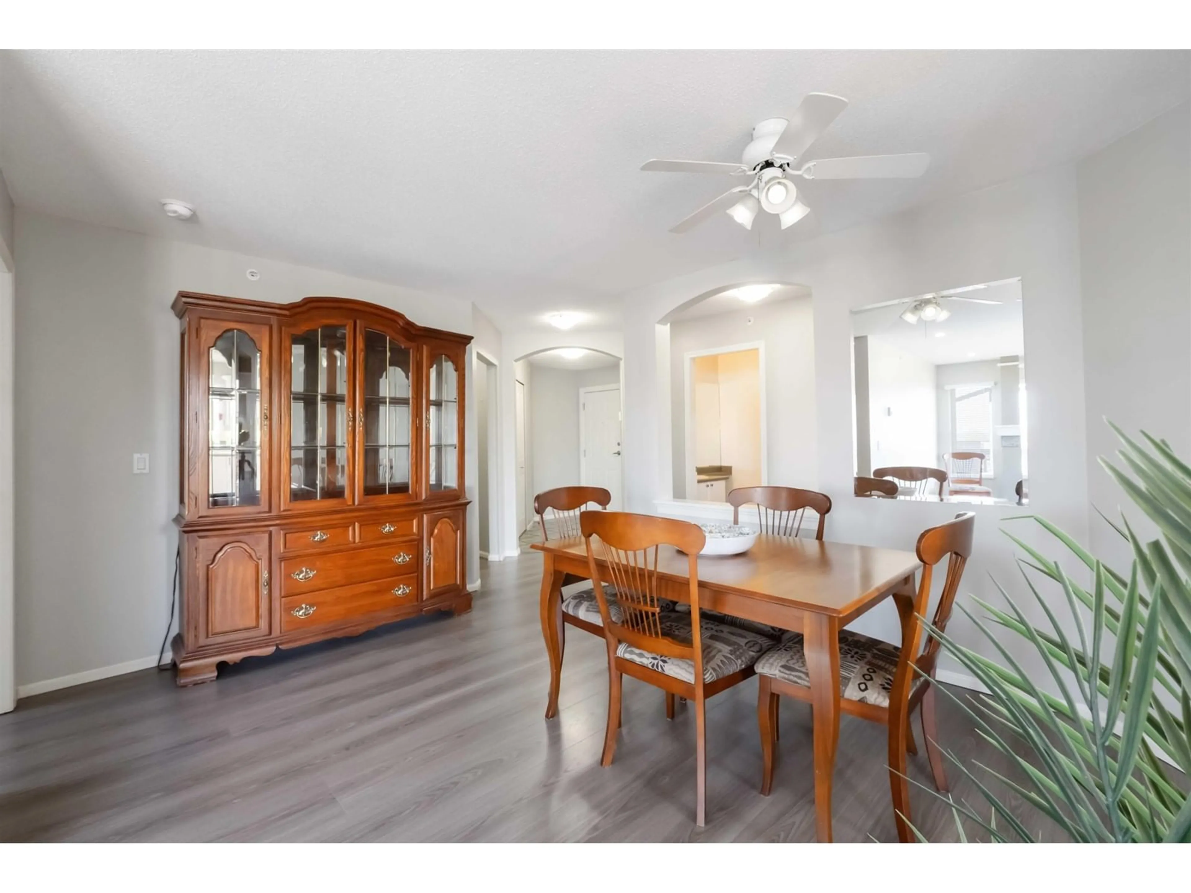 Dining room, wood/laminate floor for 305 - 6336 197, Langley British Columbia V2Y2T7