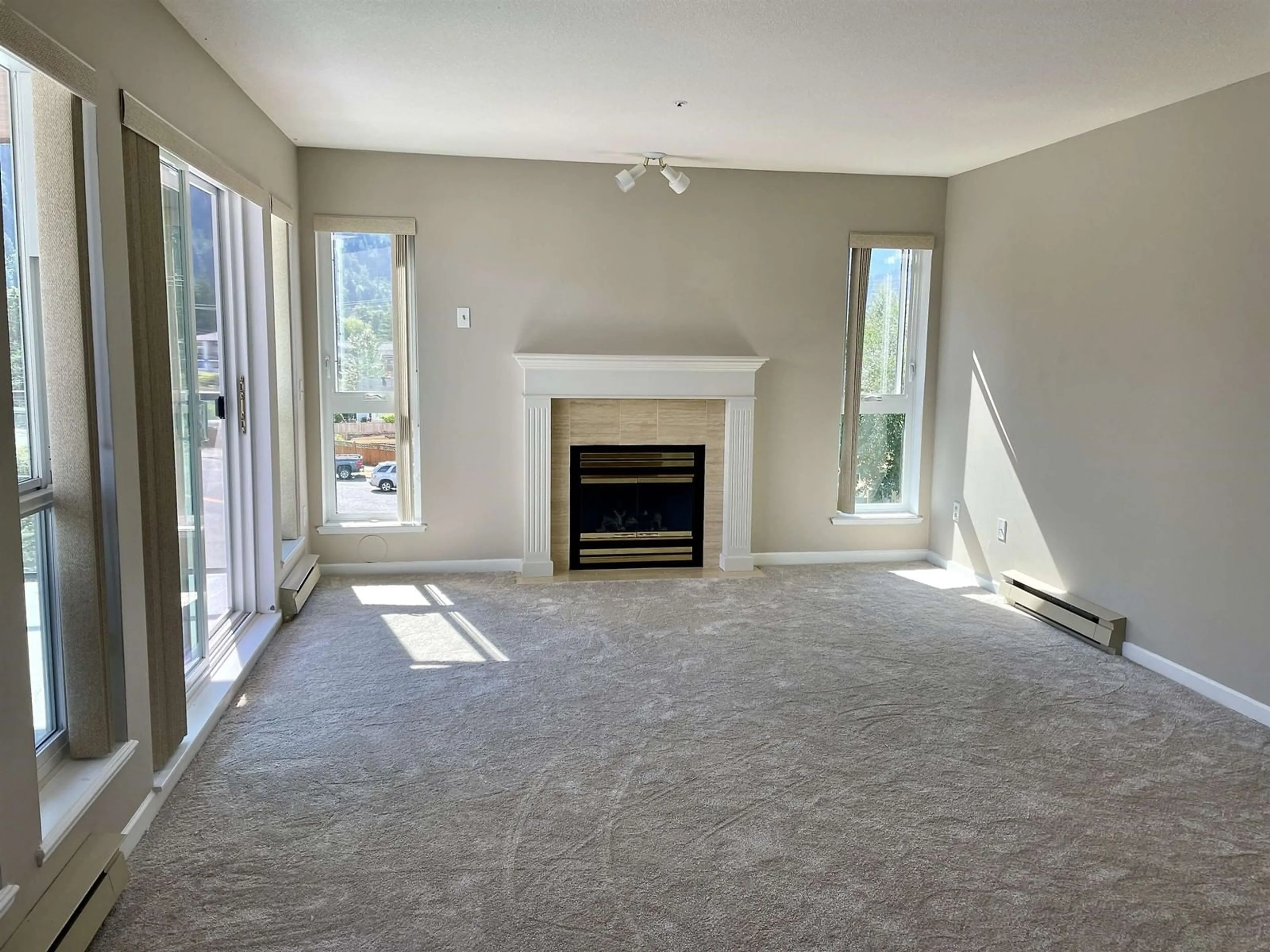 A pic of a room for 324 - 378 ESPLANADE AVENUE, Harrison Hot Springs British Columbia V0M1K0