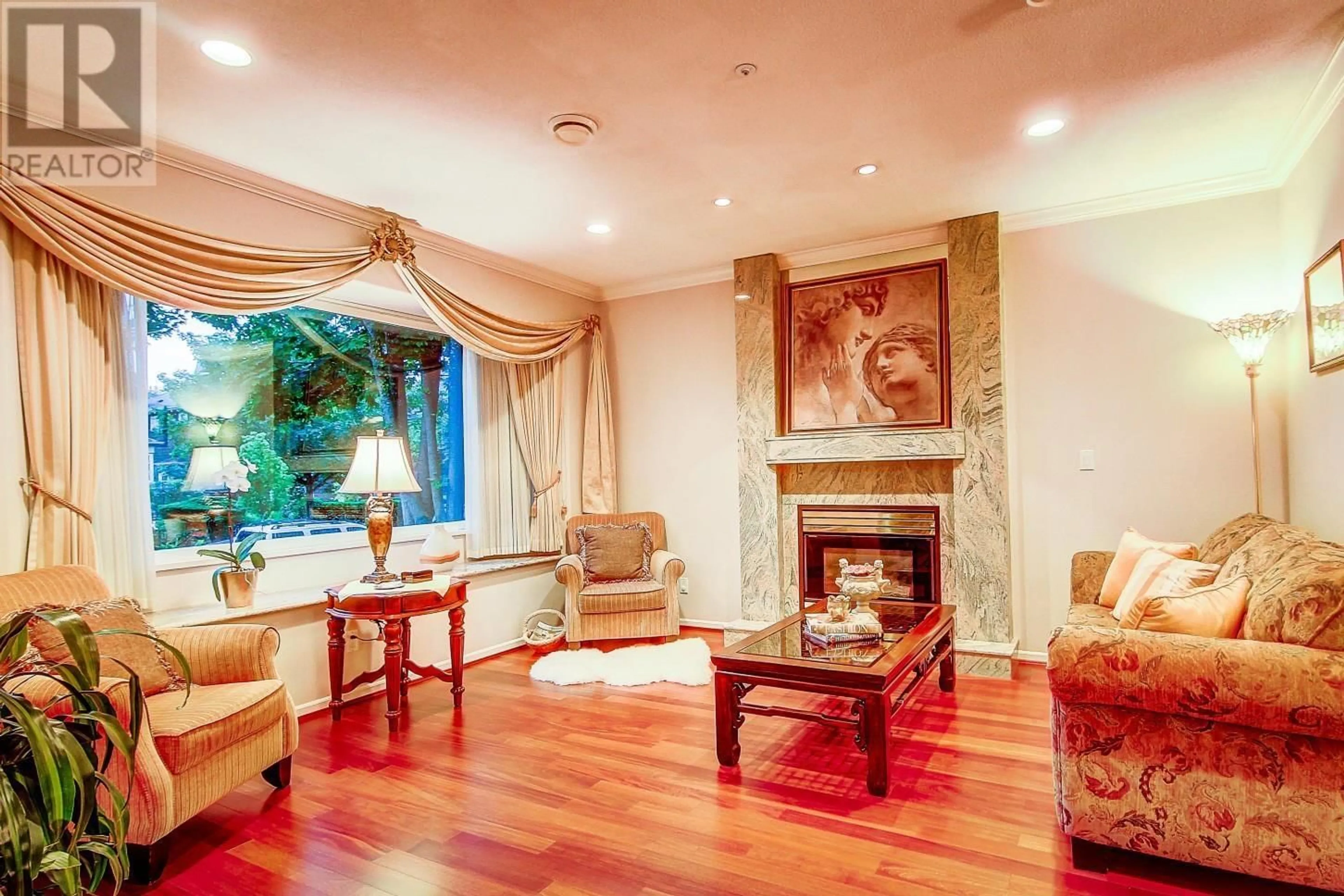 Unknown for 4255 15TH AVENUE, Vancouver British Columbia V6R3A7