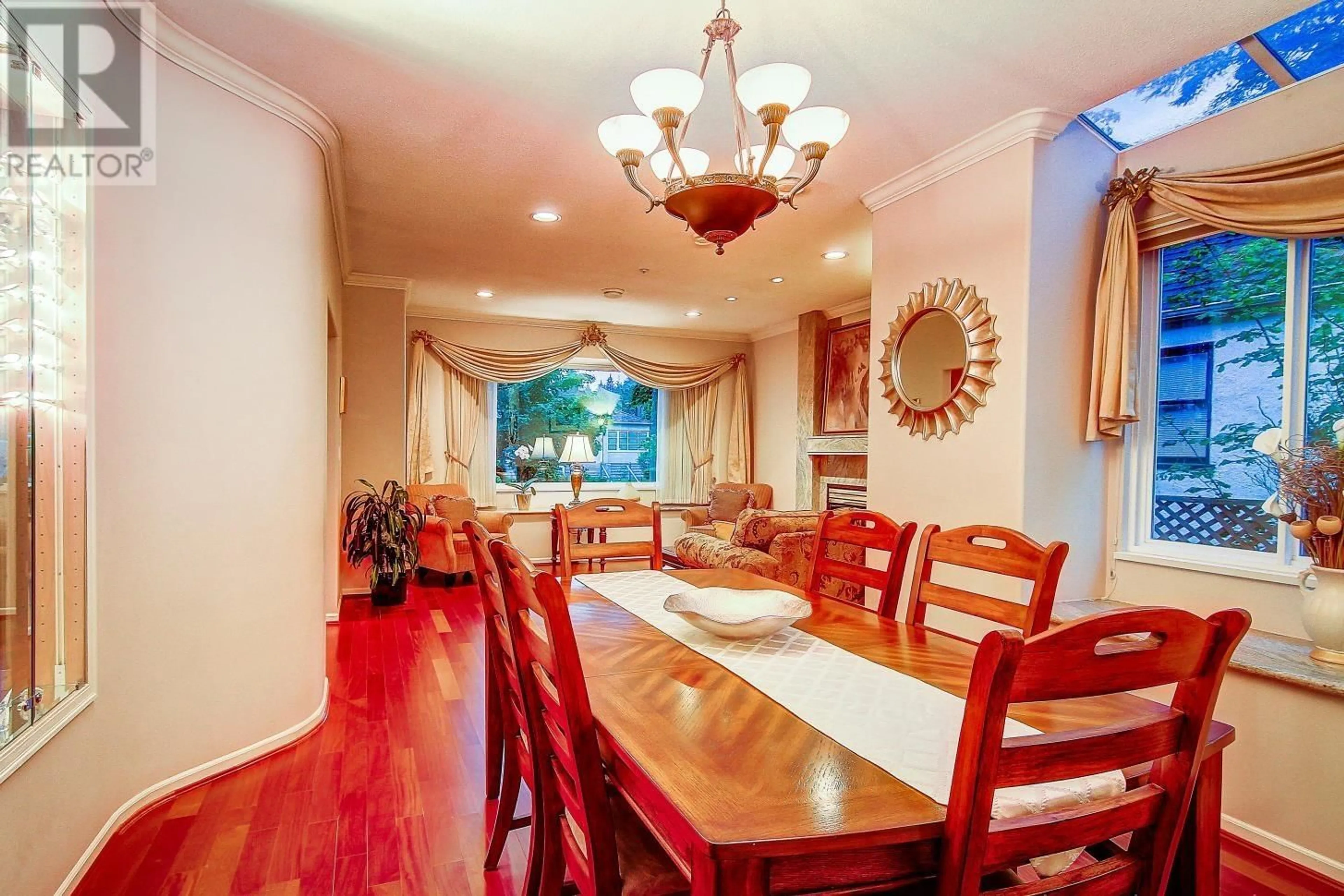 Dining room, wood/laminate floor for 4255 15TH AVENUE, Vancouver British Columbia V6R3A7