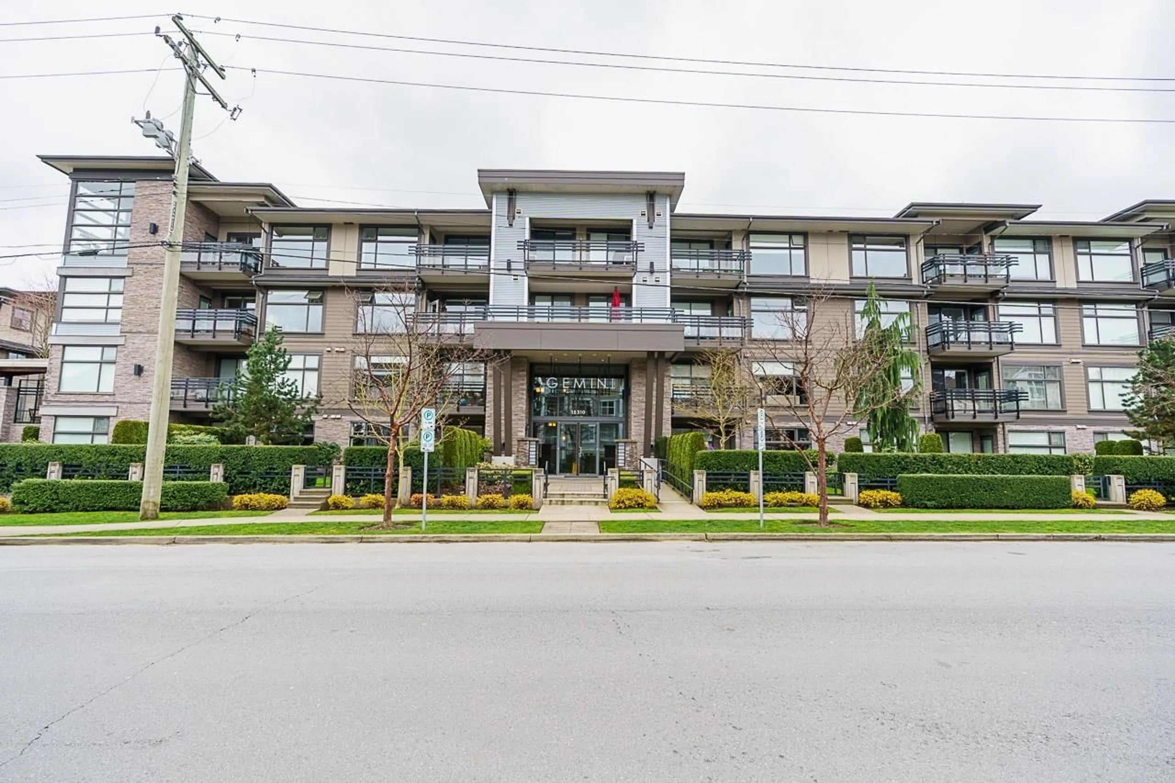 Patio, building for 300 - 15310 17A, Surrey British Columbia V4A1V3