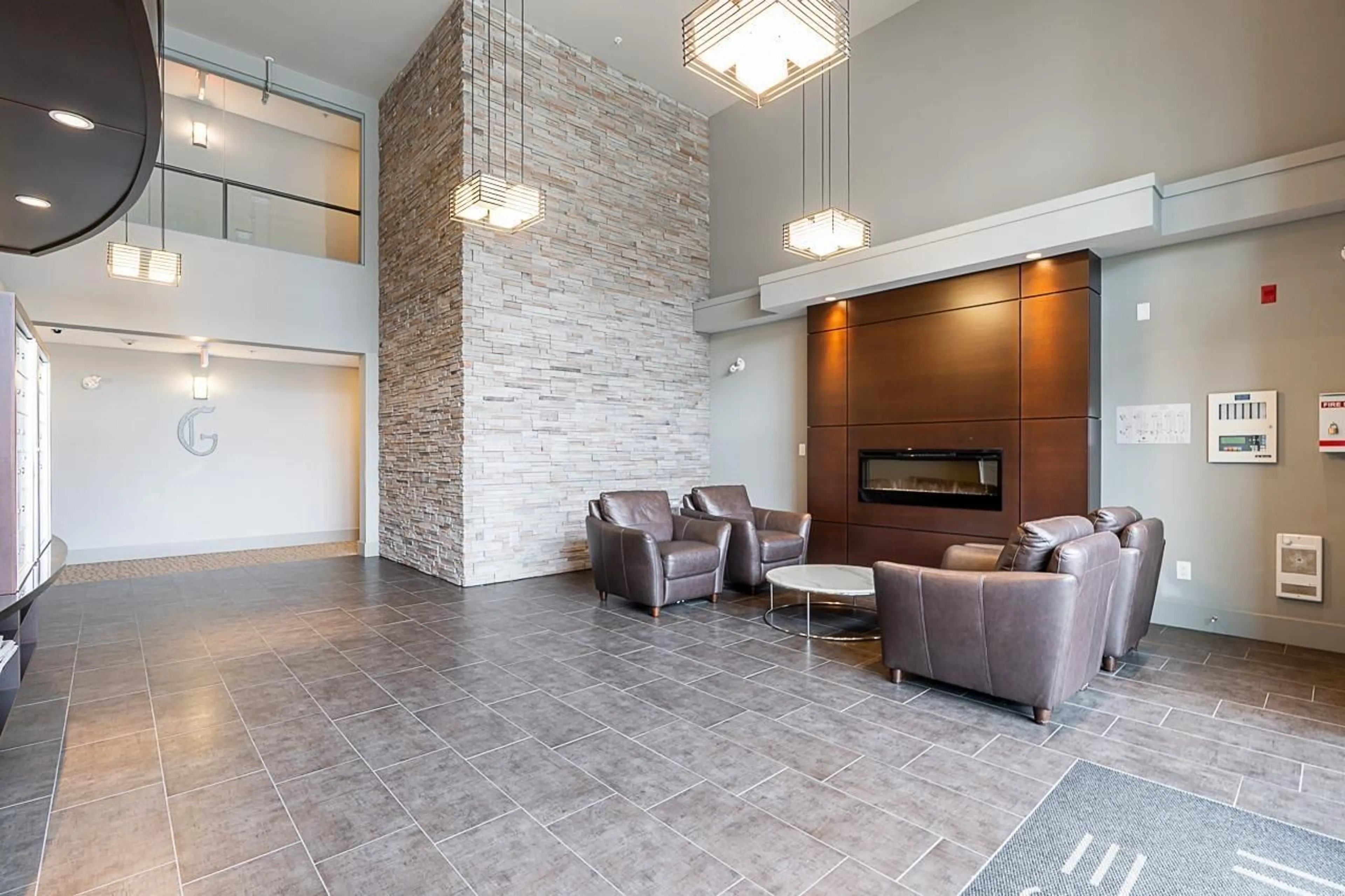 Lobby for 300 - 15310 17A, Surrey British Columbia V4A1V3
