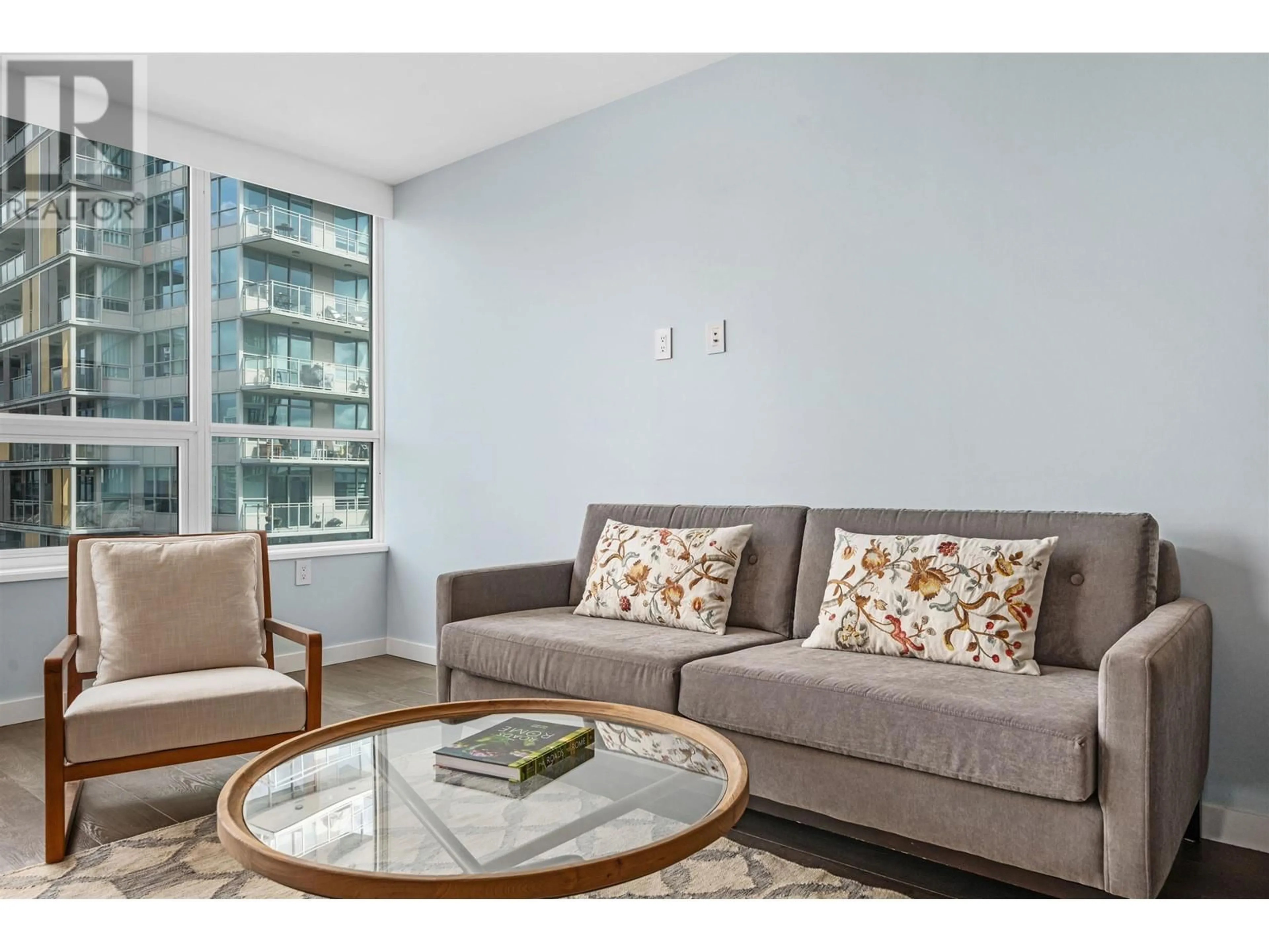 Living room with furniture, unknown for 901 - 112 13 STREET, North Vancouver British Columbia V7L0E4