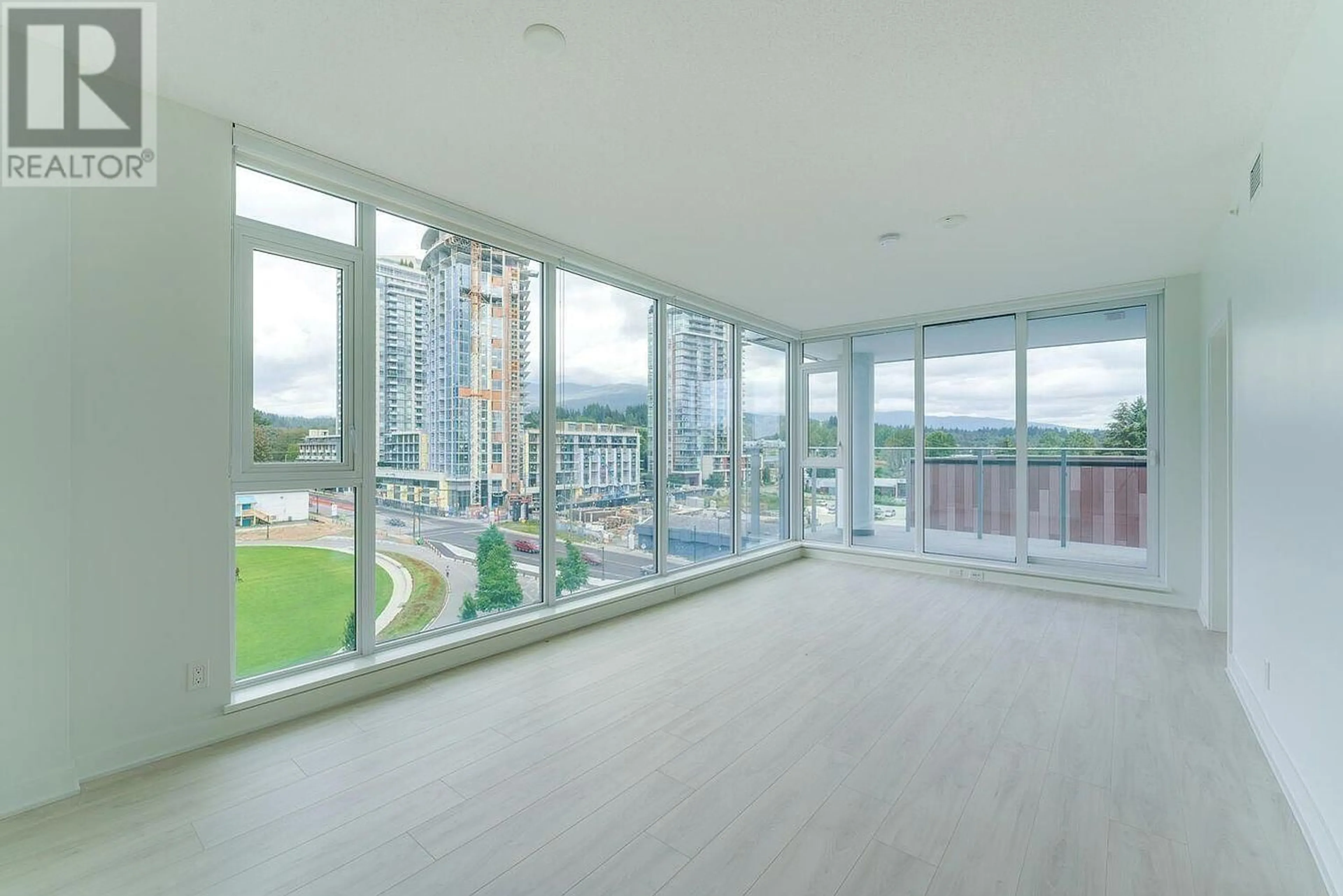Indoor foyer for 601 - 1471 HUNTER STREET, North Vancouver British Columbia V7J1H3