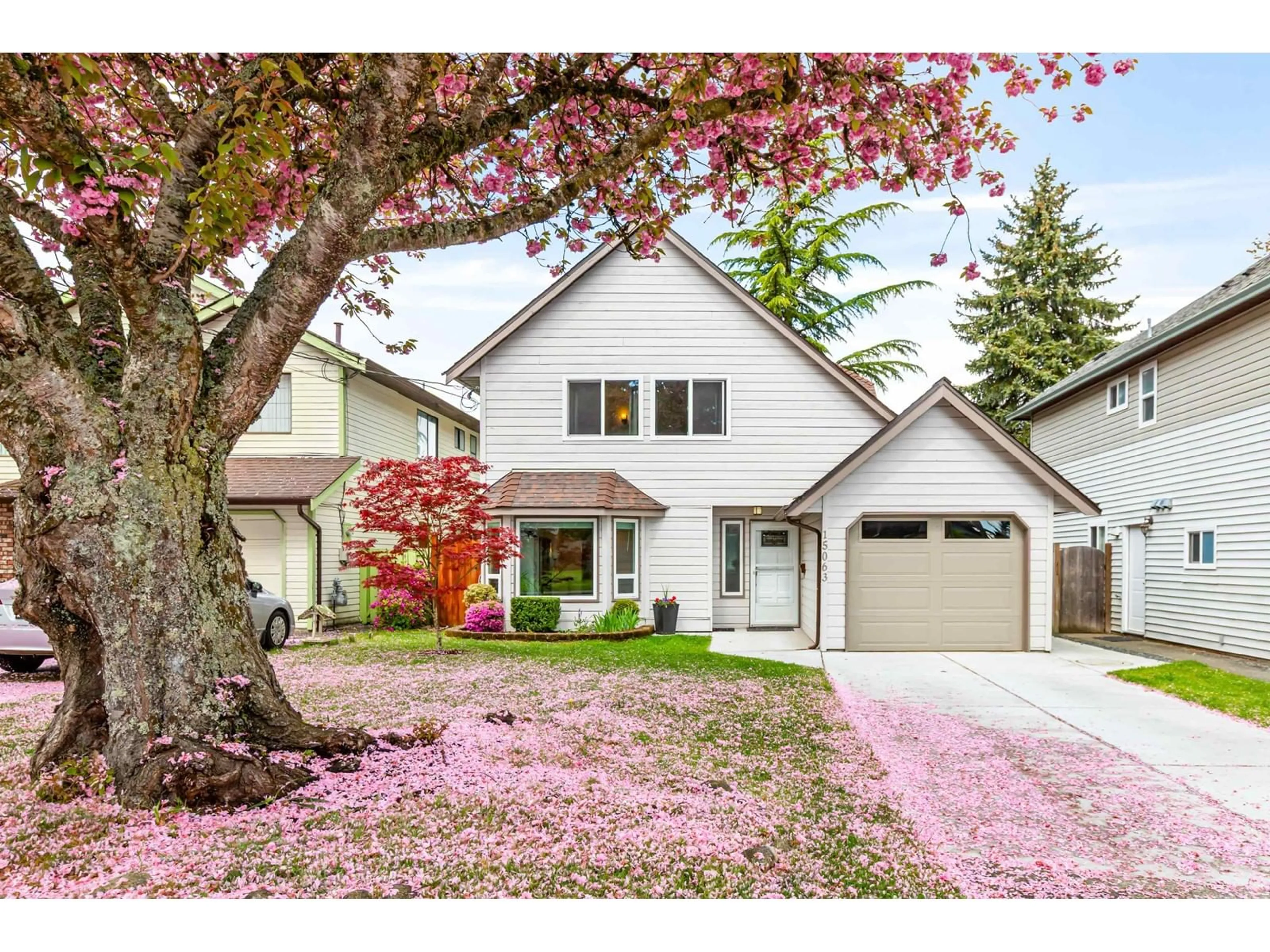 Home with vinyl exterior material, street for 15063 98, Surrey British Columbia V3R5W9