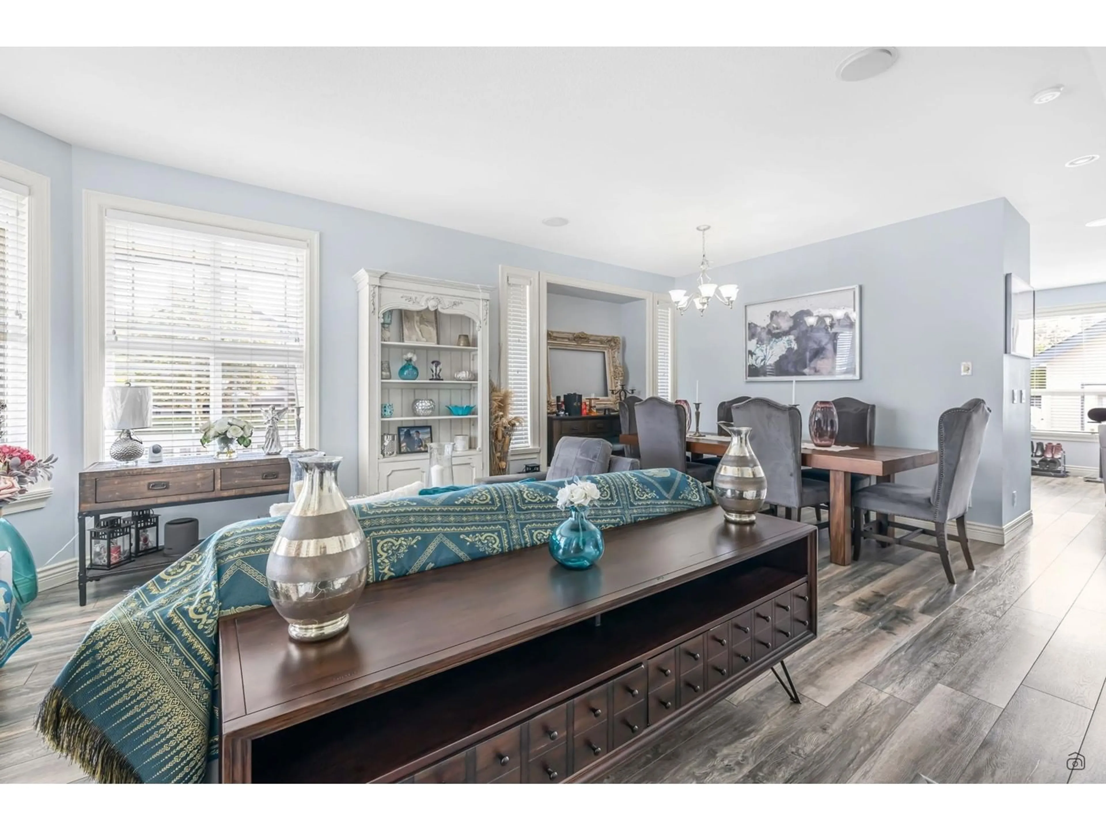 Dining room, wood/laminate floor for 6511 193A, Surrey British Columbia V4N5P8