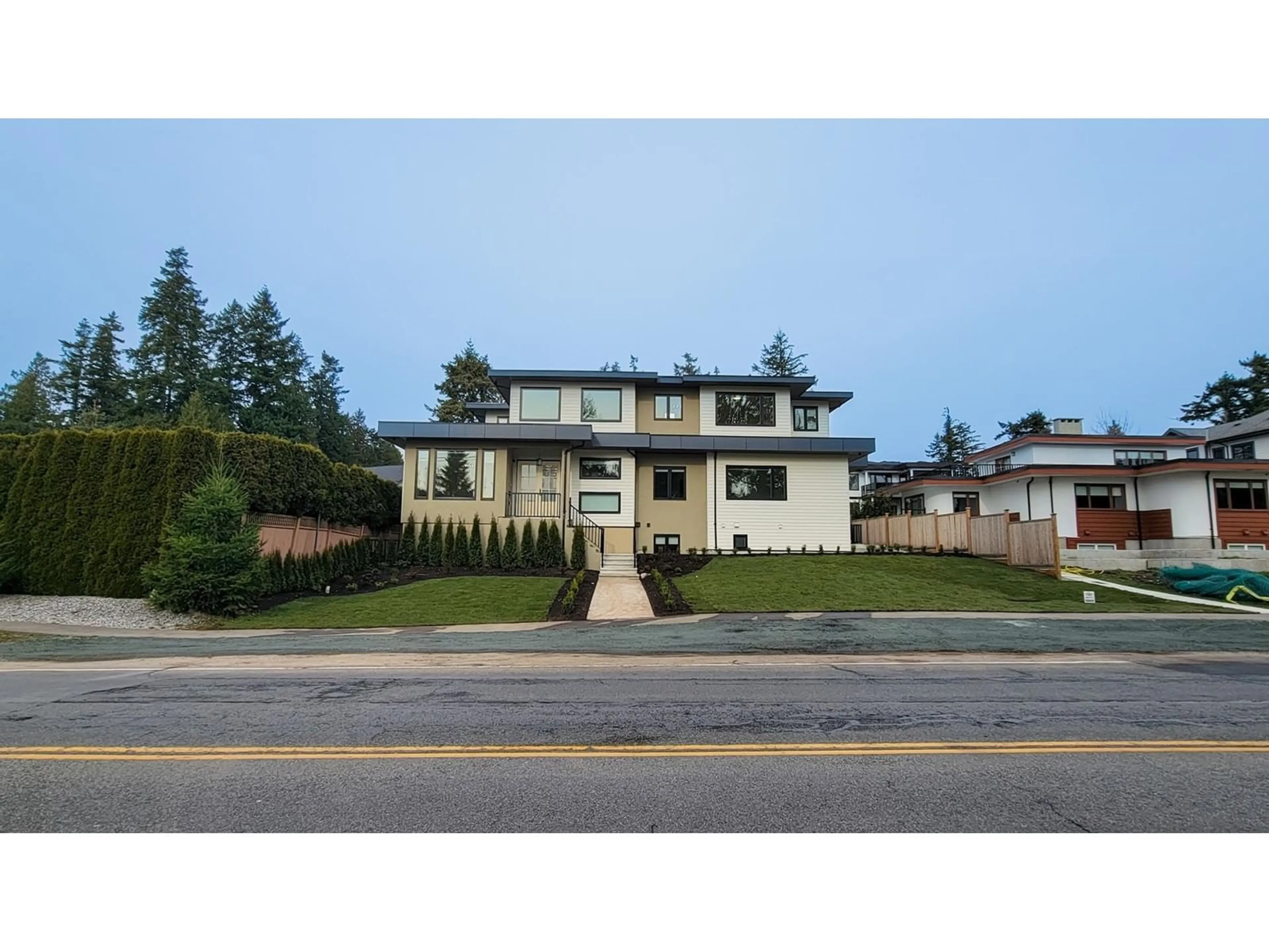 Unknown for 13525 16TH, Surrey British Columbia V4A9K9