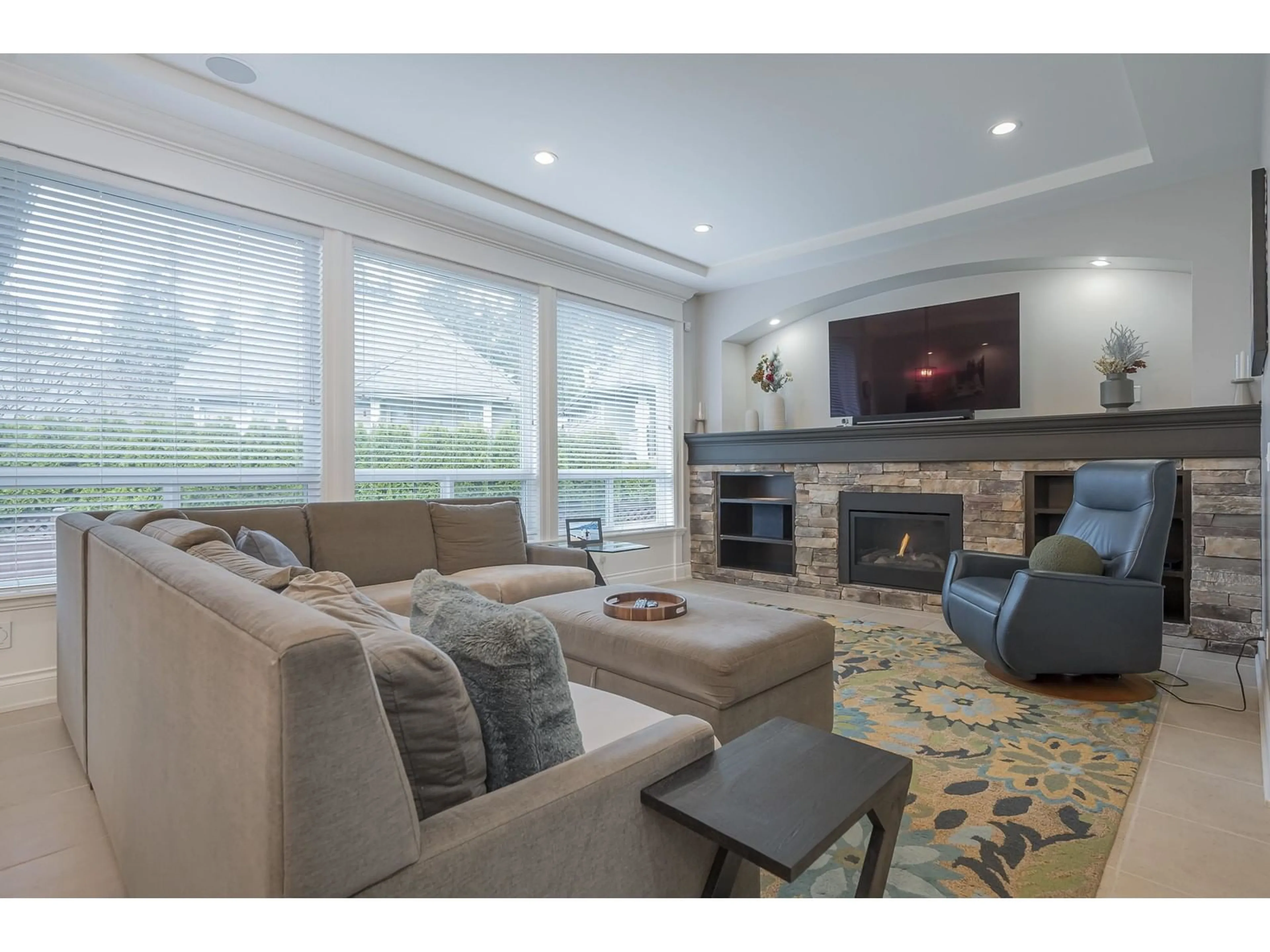 Living room with furniture, unknown for 16267 26A, Surrey British Columbia V3S6Z2