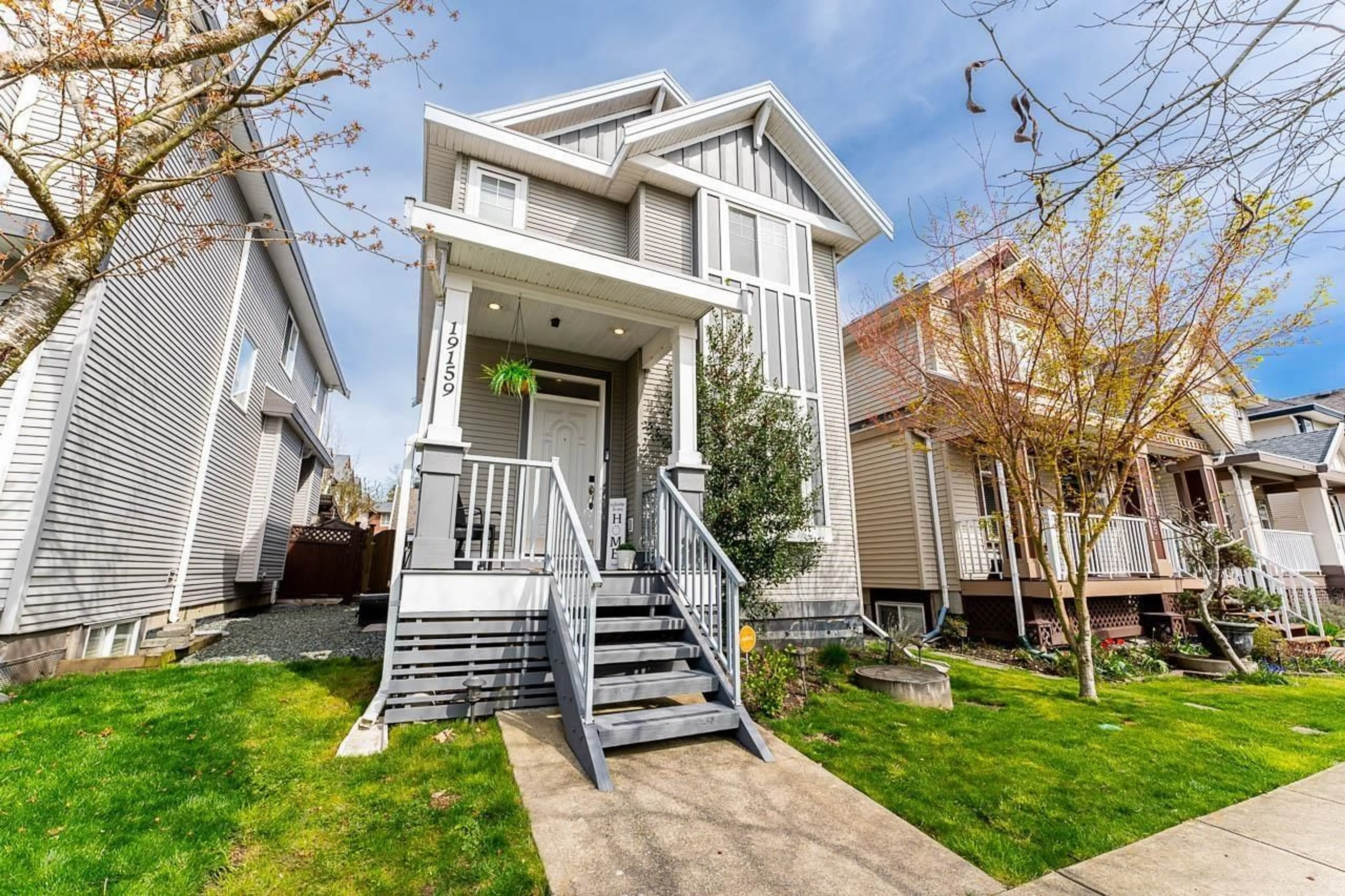 Home with vinyl exterior material, street for 19159 70, Surrey British Columbia V4N0A6