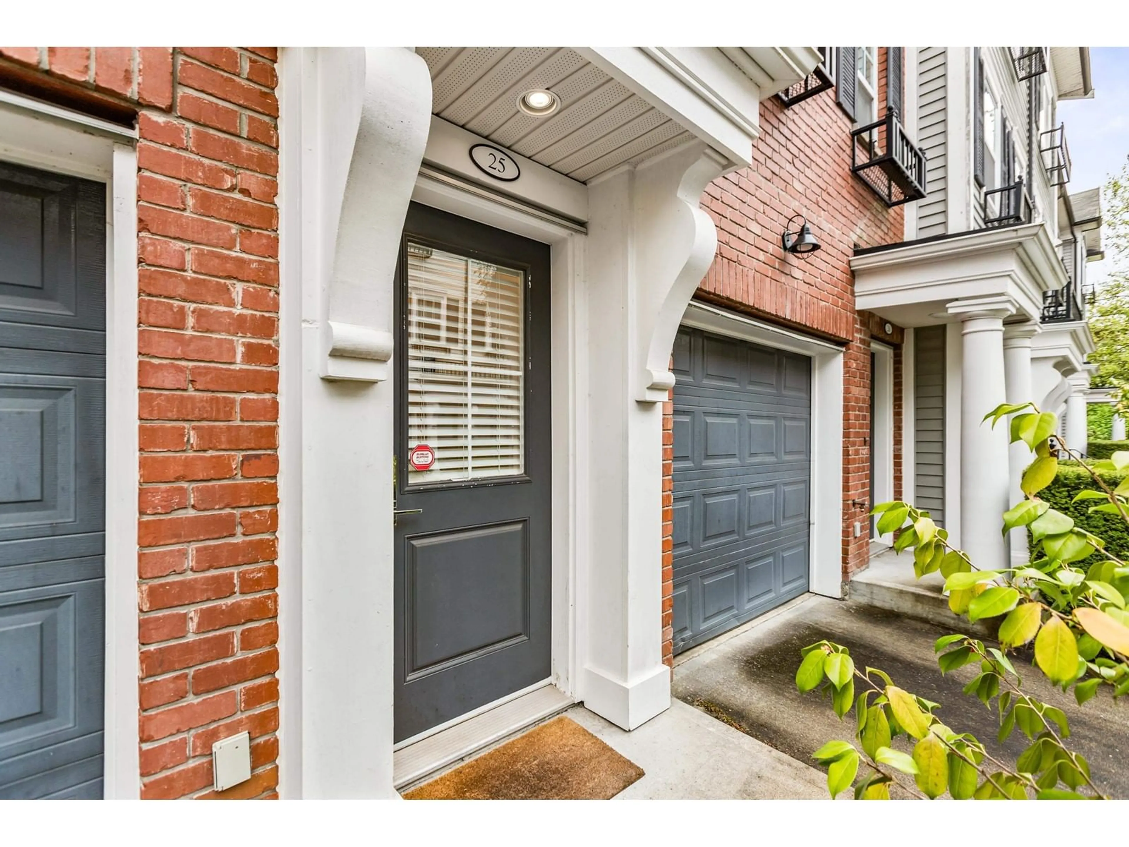 Indoor entryway for 25 - 18983 72A, Surrey British Columbia V4N1A5