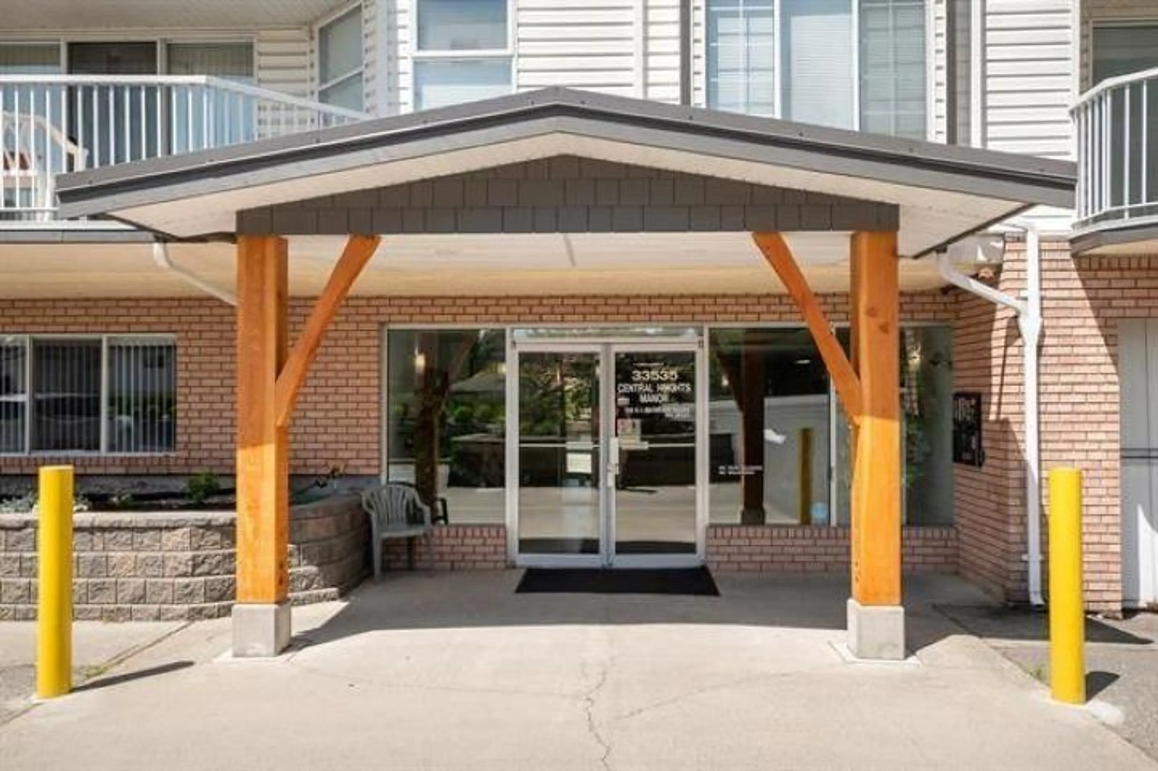 Patio, mountain view for 218 - 33535 KING, Abbotsford British Columbia V2S6Z5