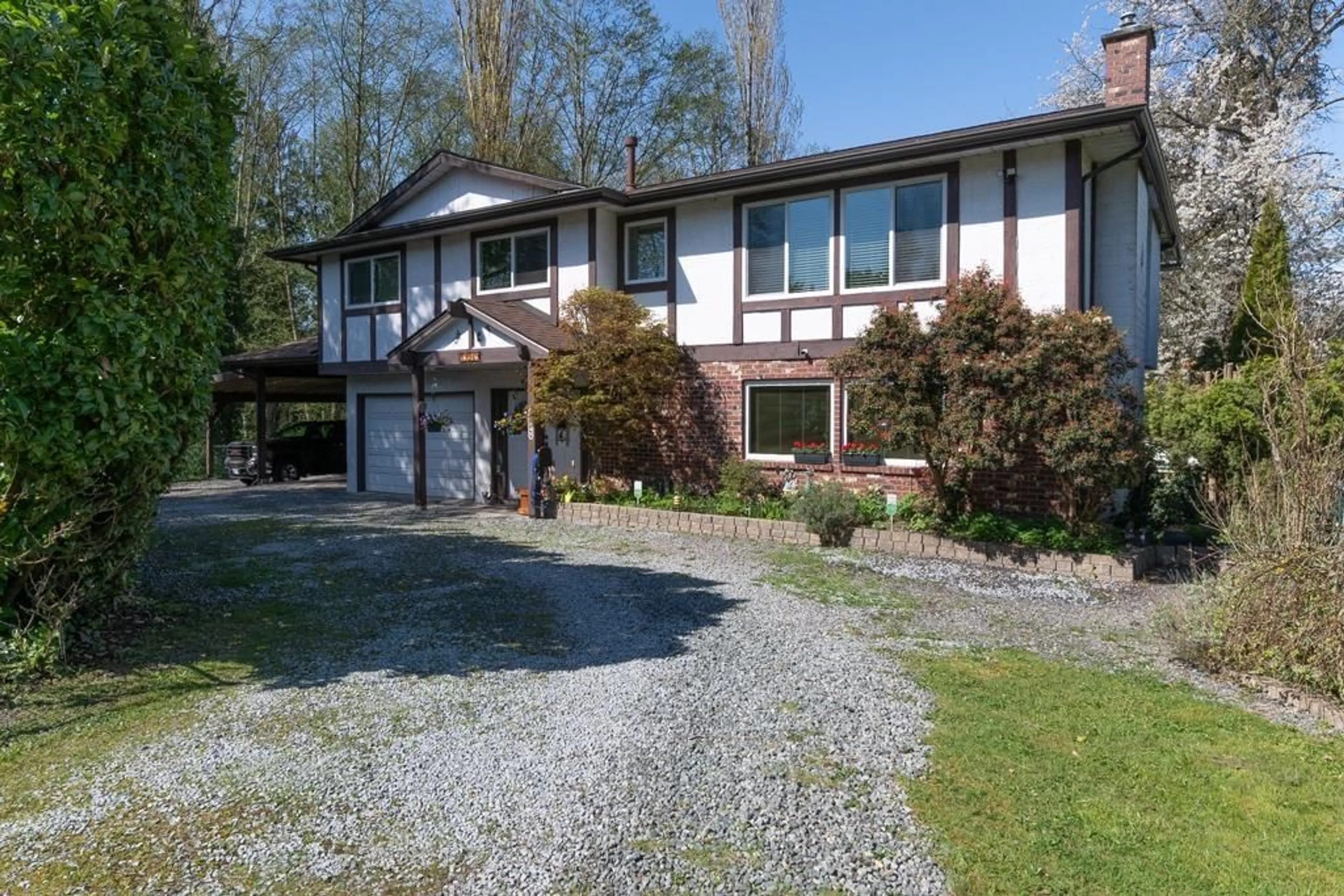 A pic from outside/outdoor area/front of a property/back of a property/a pic from drone, street for 19949 51, Langley British Columbia V3A7P2