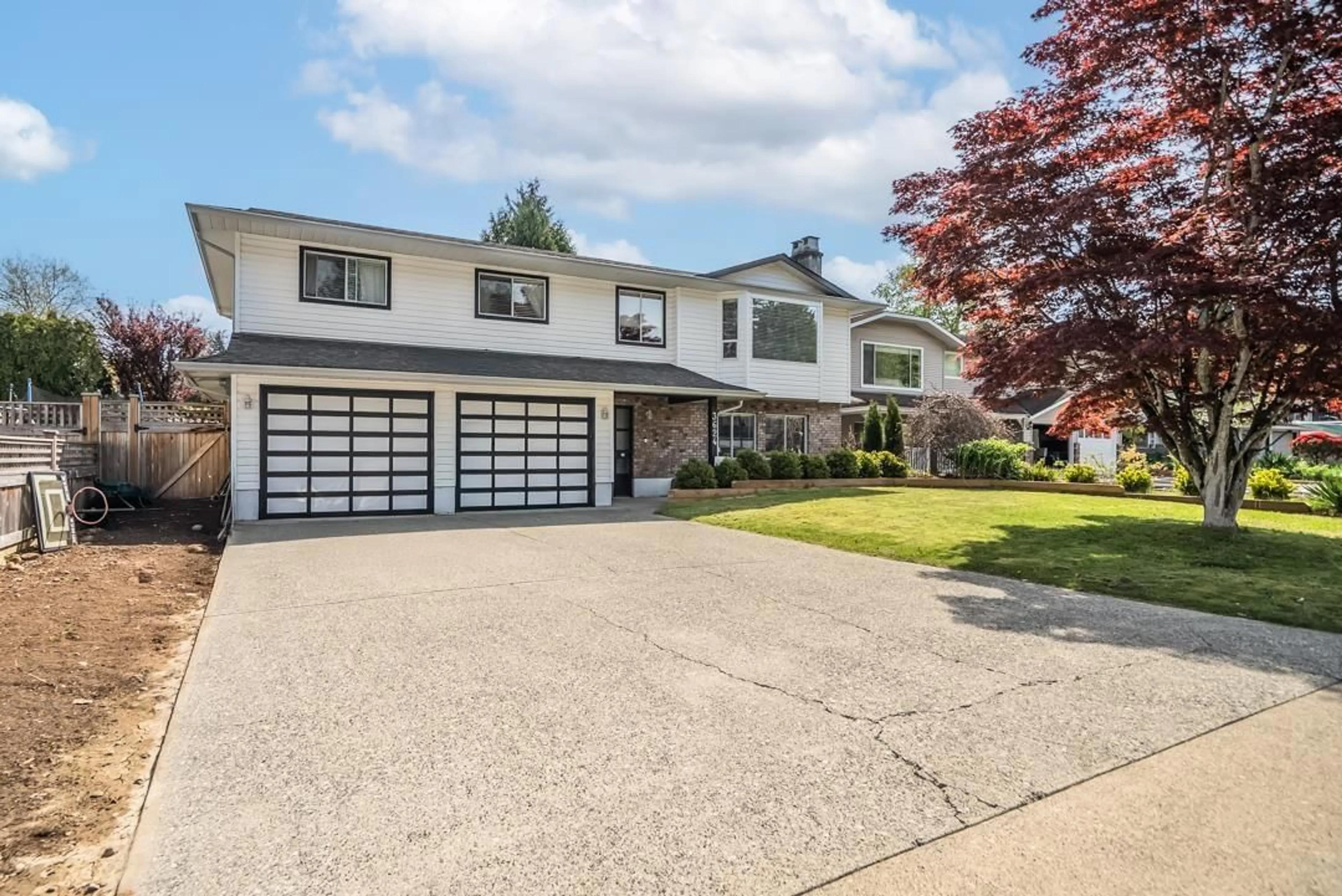 Home with vinyl exterior material, street for 3624 LATIMER, Abbotsford British Columbia V2S6X4