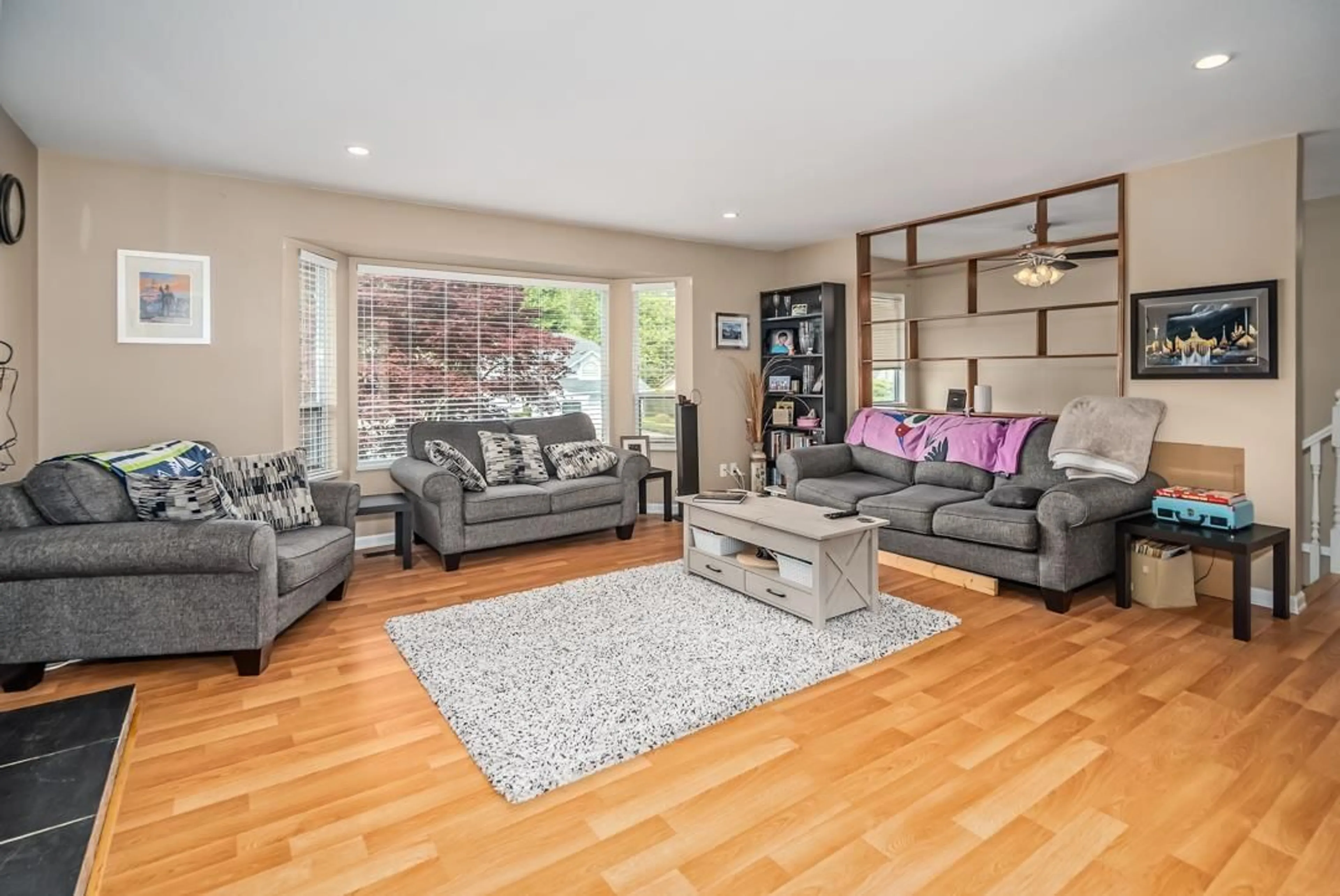 Living room with furniture, wood/laminate floor for 3624 LATIMER, Abbotsford British Columbia V2S6X4