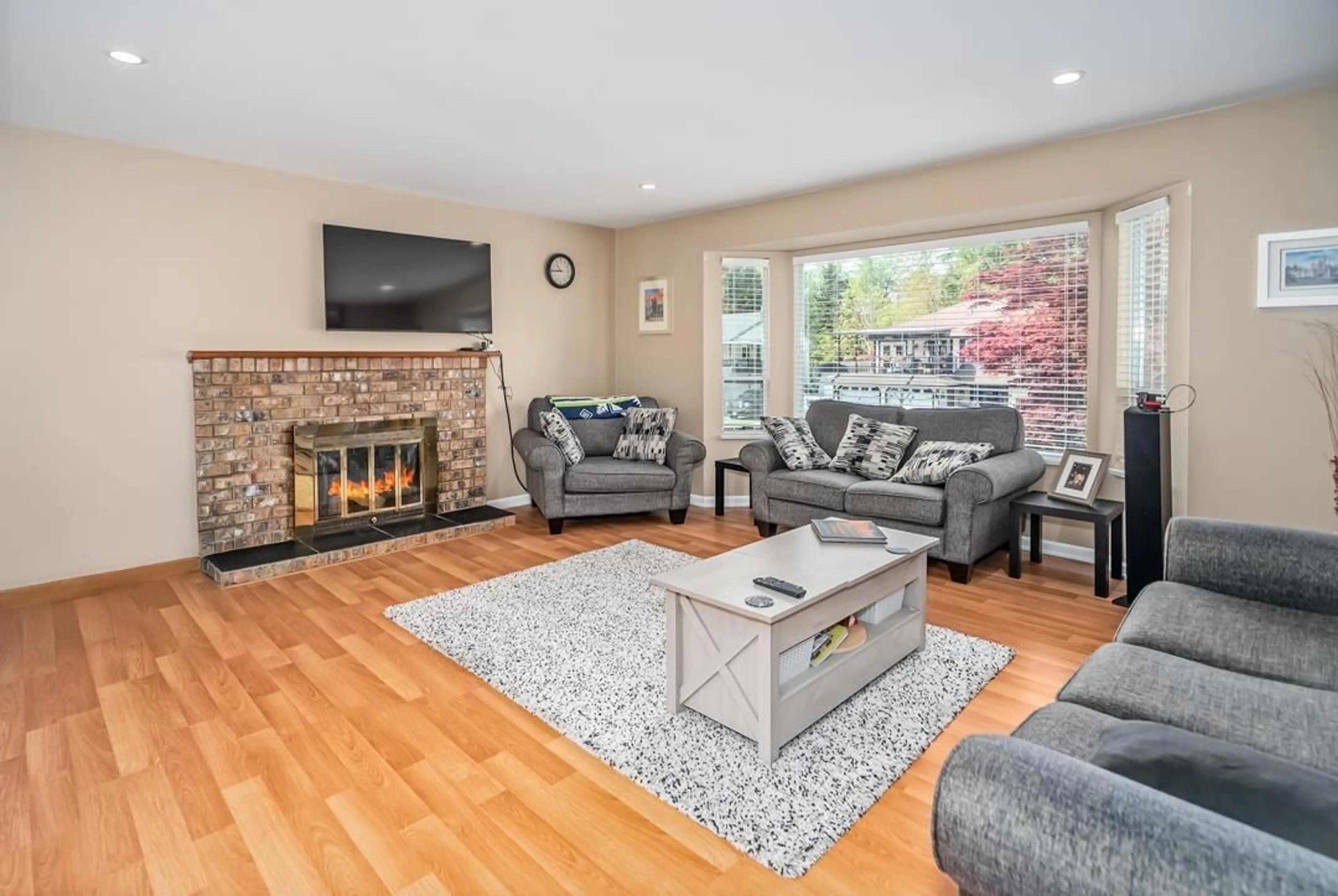 Living room with furniture, unknown for 3624 LATIMER, Abbotsford British Columbia V2S6X4