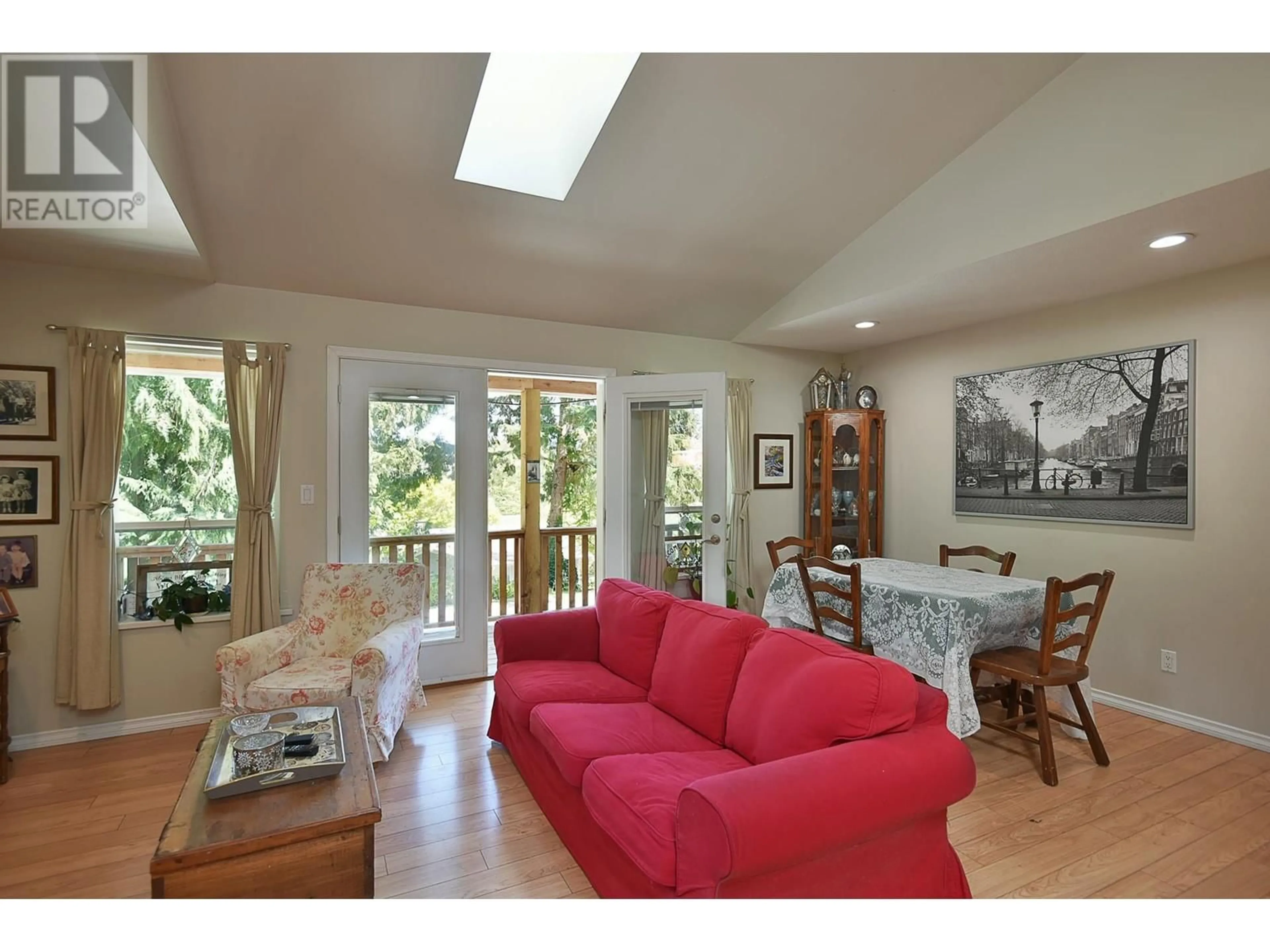 Living room with furniture, unknown for 5689 SALMON DRIVE, Sechelt British Columbia V0N3A0