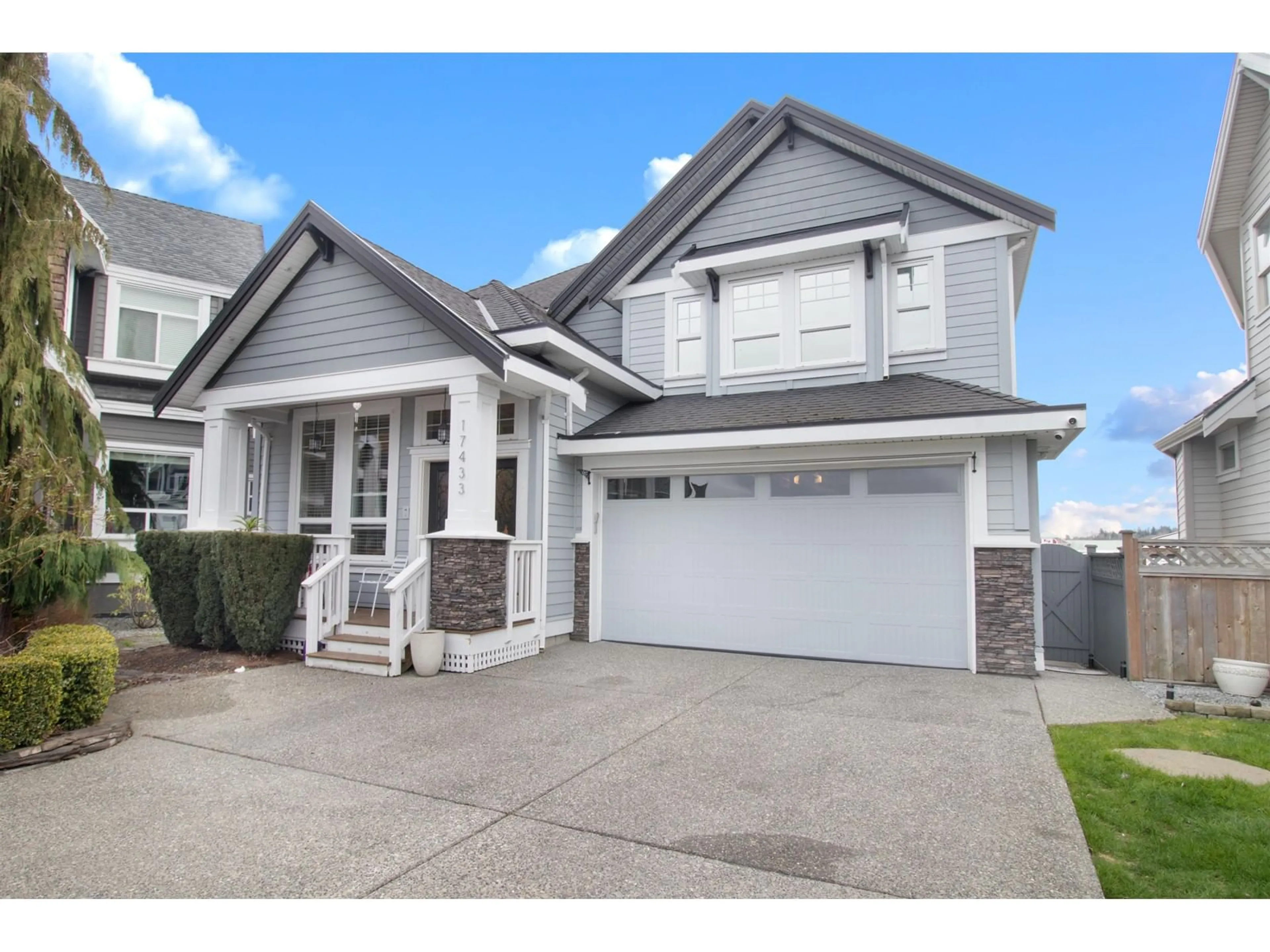 Home with vinyl exterior material, street for 17433 1, Surrey British Columbia V3Z9P9
