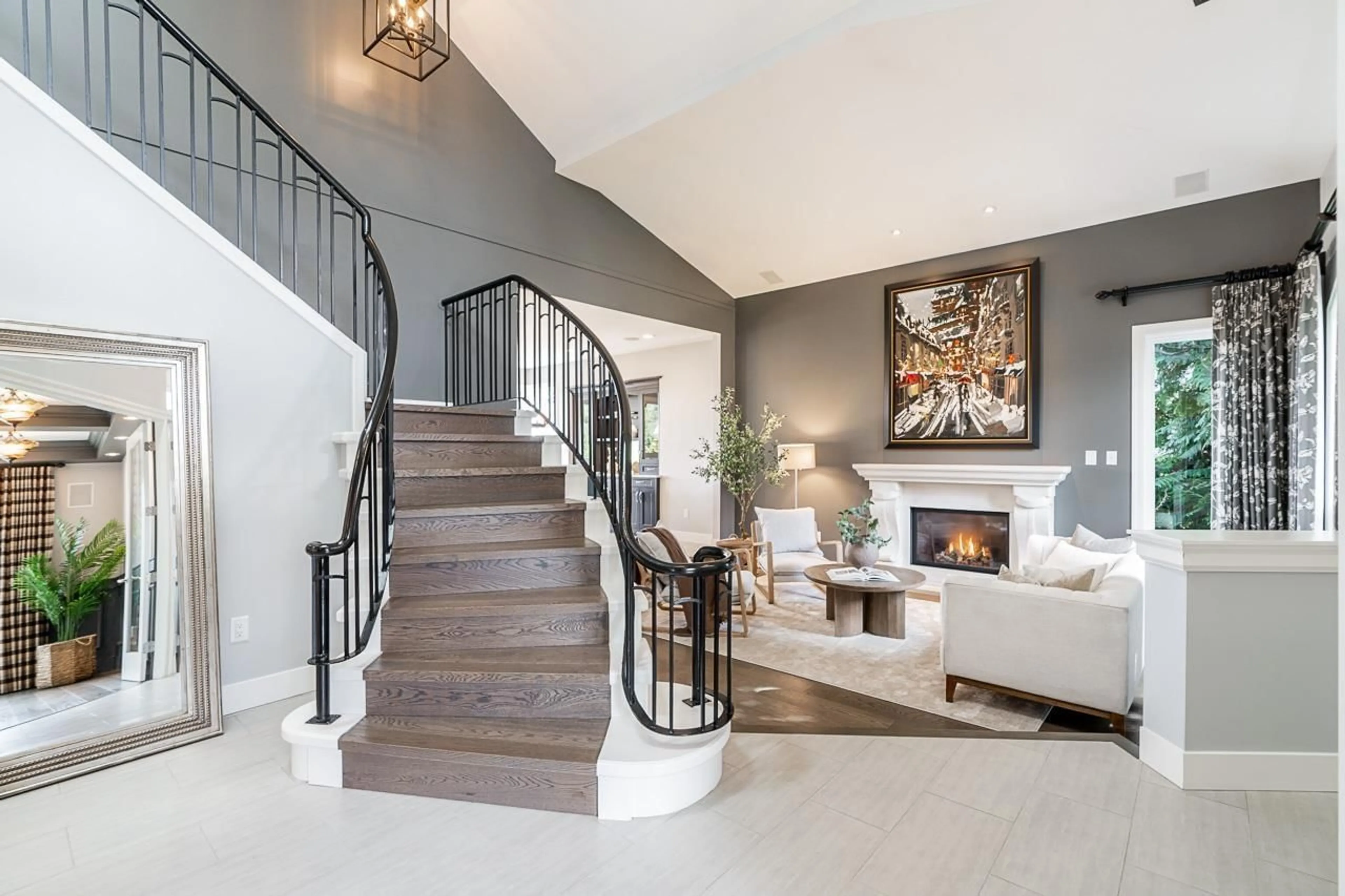 Indoor entryway for 9906 180A, Surrey British Columbia V4N4V5