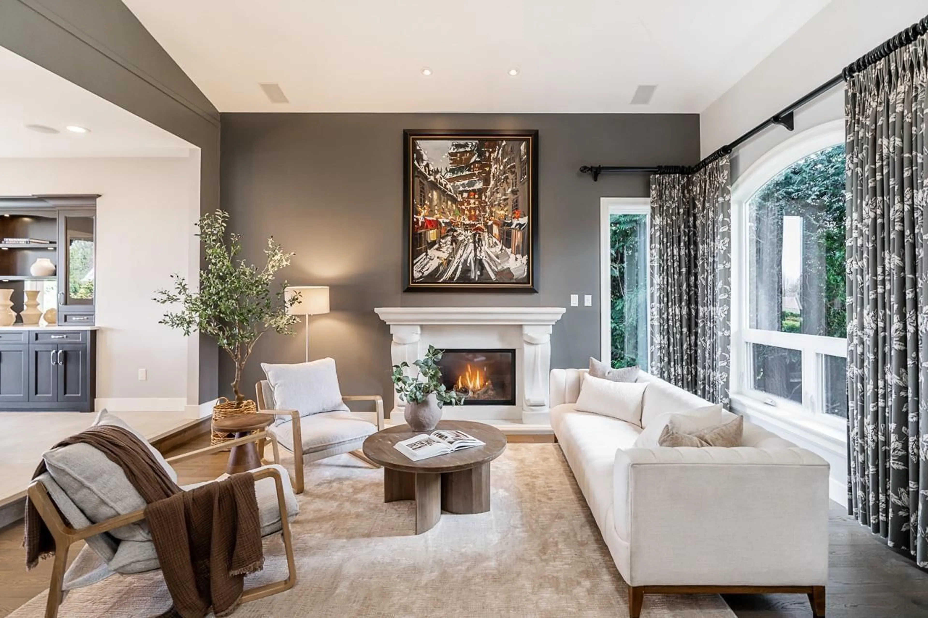 Living room with furniture, unknown for 9906 180A, Surrey British Columbia V4N4V5