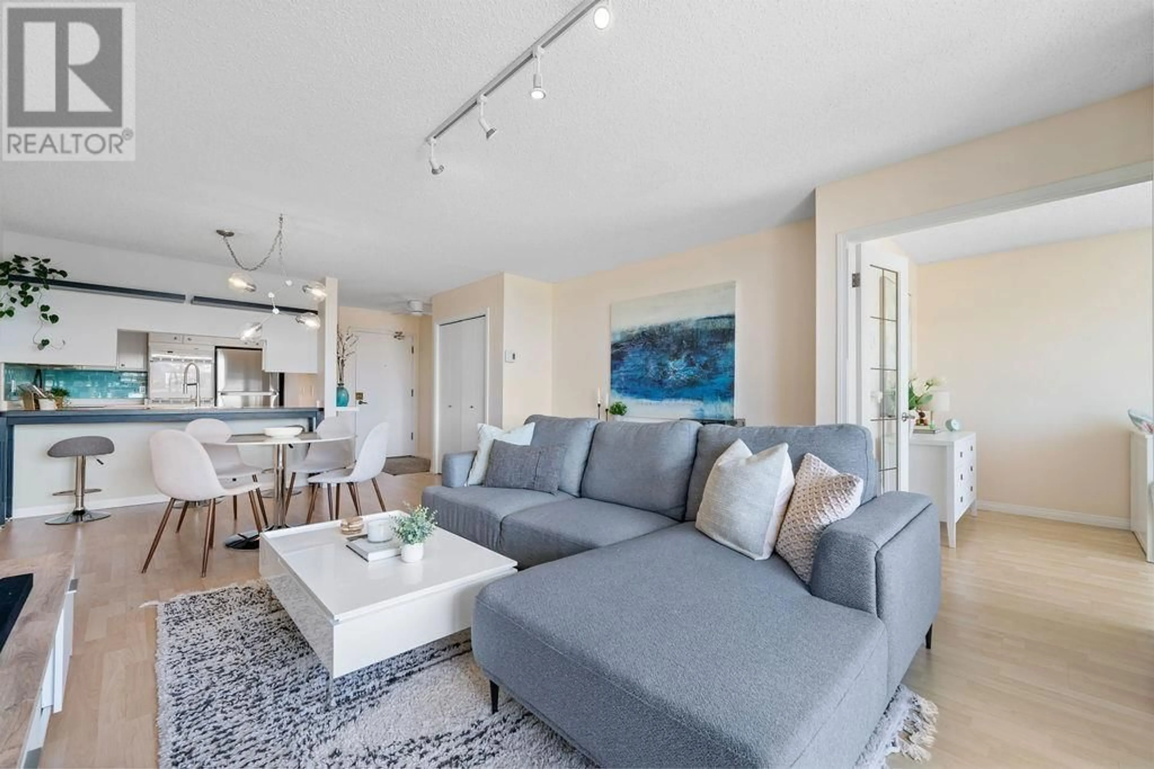 Living room with furniture, unknown for 502 - 1065 QUAYSIDE DRIVE, New Westminster British Columbia V3M1C5
