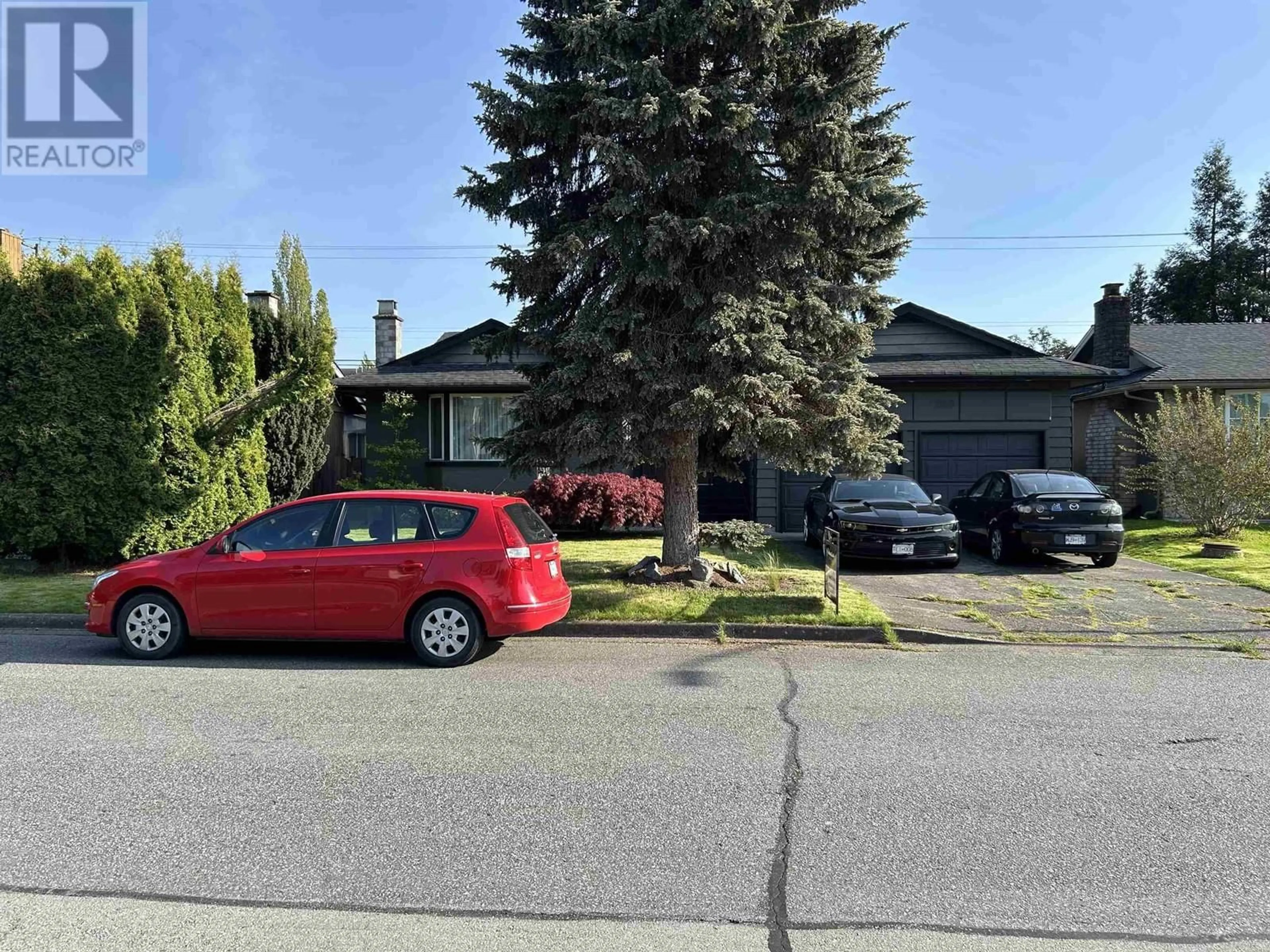 A pic from outside/outdoor area/front of a property/back of a property/a pic from drone, street for 7560 WATERTON DRIVE, Richmond British Columbia V7A4G4