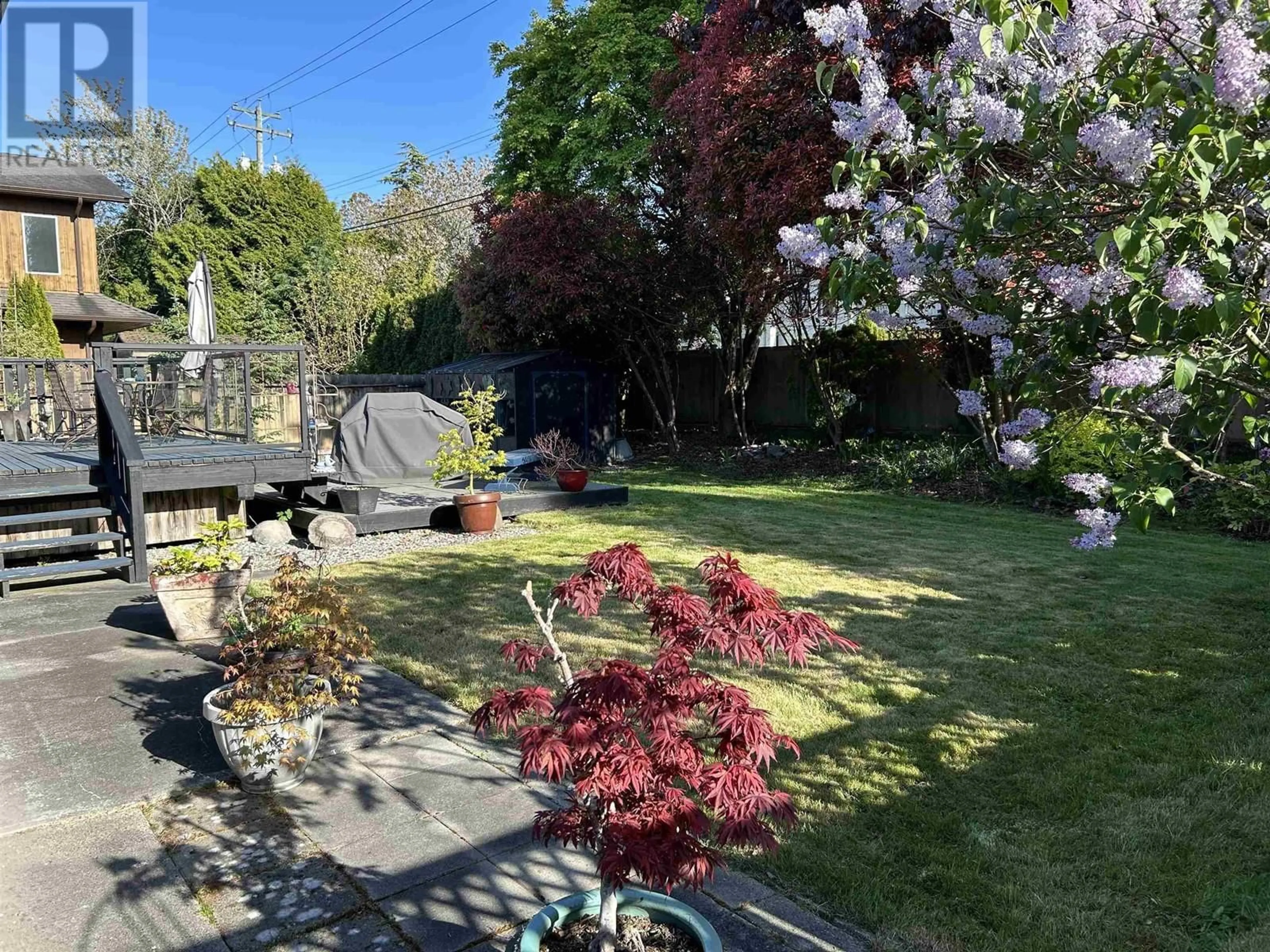 A pic from outside/outdoor area/front of a property/back of a property/a pic from drone, street for 7560 WATERTON DRIVE, Richmond British Columbia V7A4G4