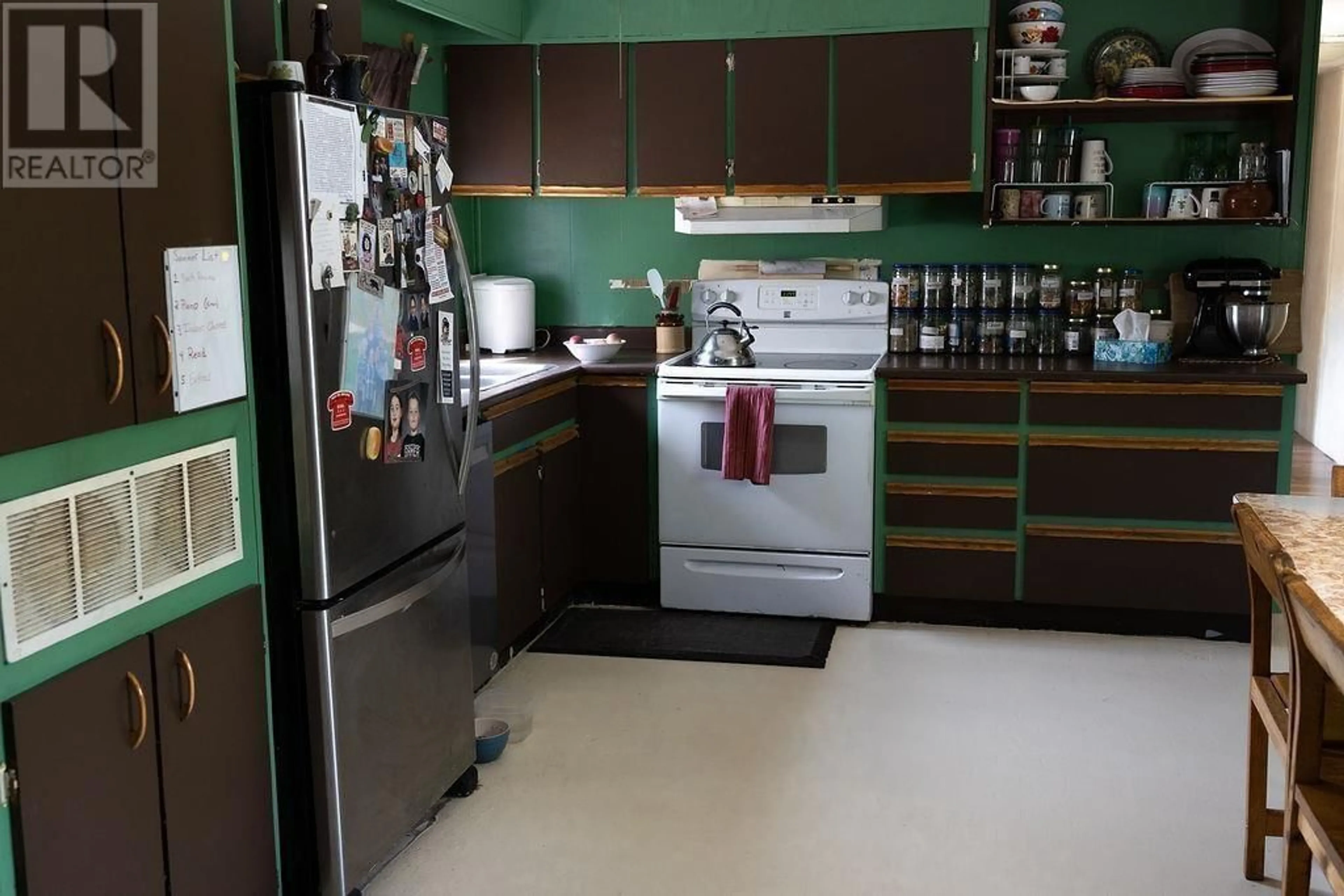 Standard kitchen, unknown for 565 OAK ROAD, Vanderhoof British Columbia V0J3A2