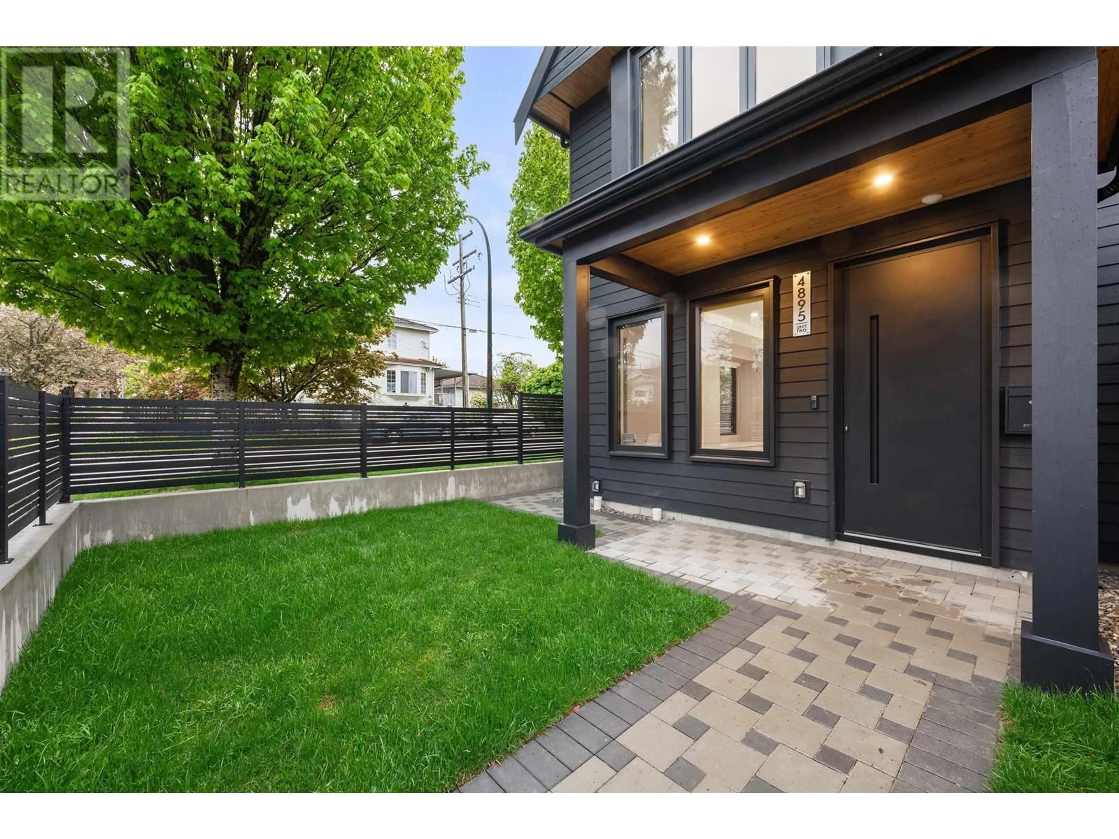 Patio, street for 1 - 4895 MOSS STREET, Vancouver British Columbia V5R3T3