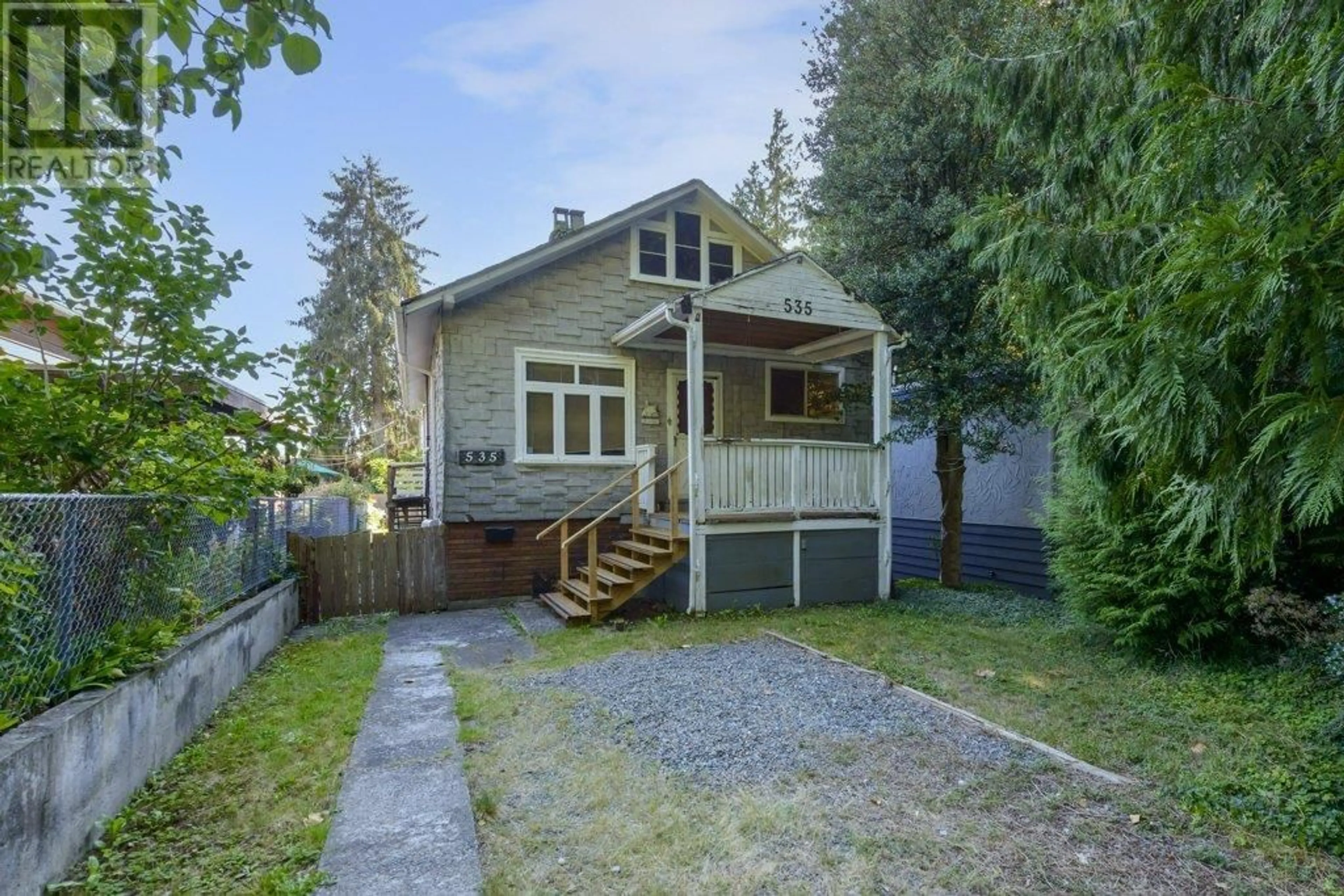 Unknown for 535 15TH STREET, North Vancouver British Columbia V7M1S8