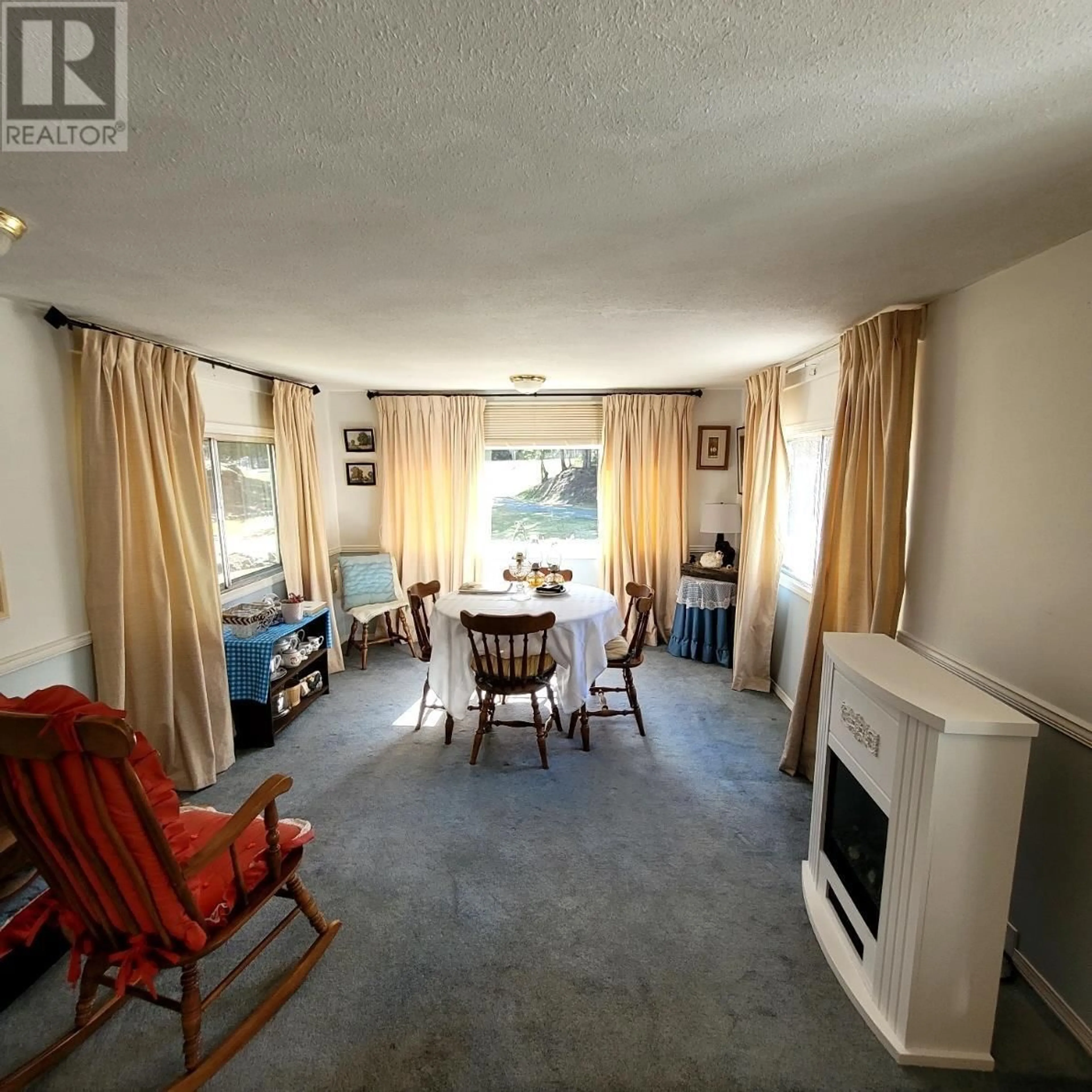 Living room with furniture, unknown for 262 JEFFERSON ROAD, 150 Mile House British Columbia V0K2G0