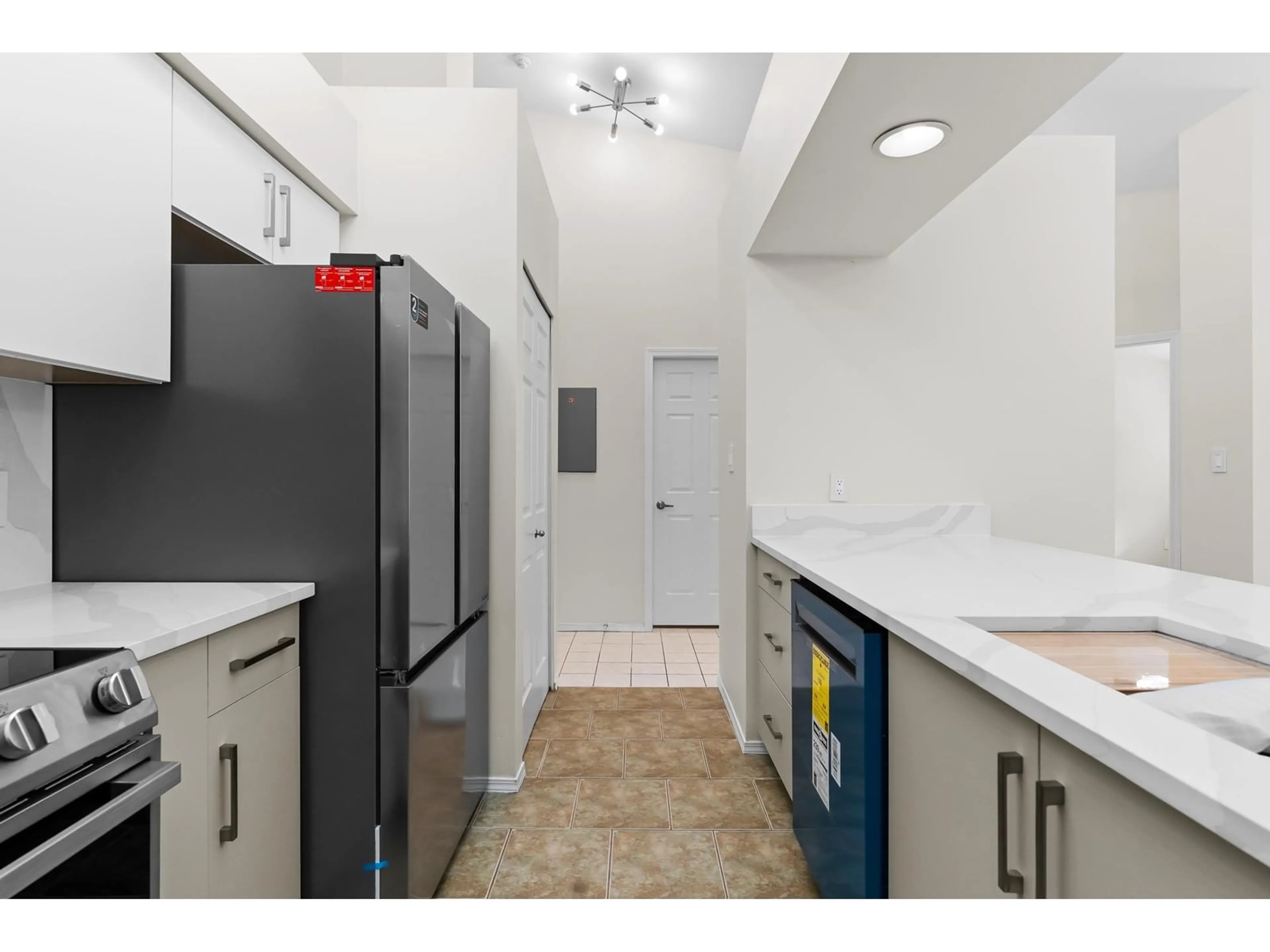 Standard kitchen, unknown for 307 - 12739 72, Surrey British Columbia V3W2M7