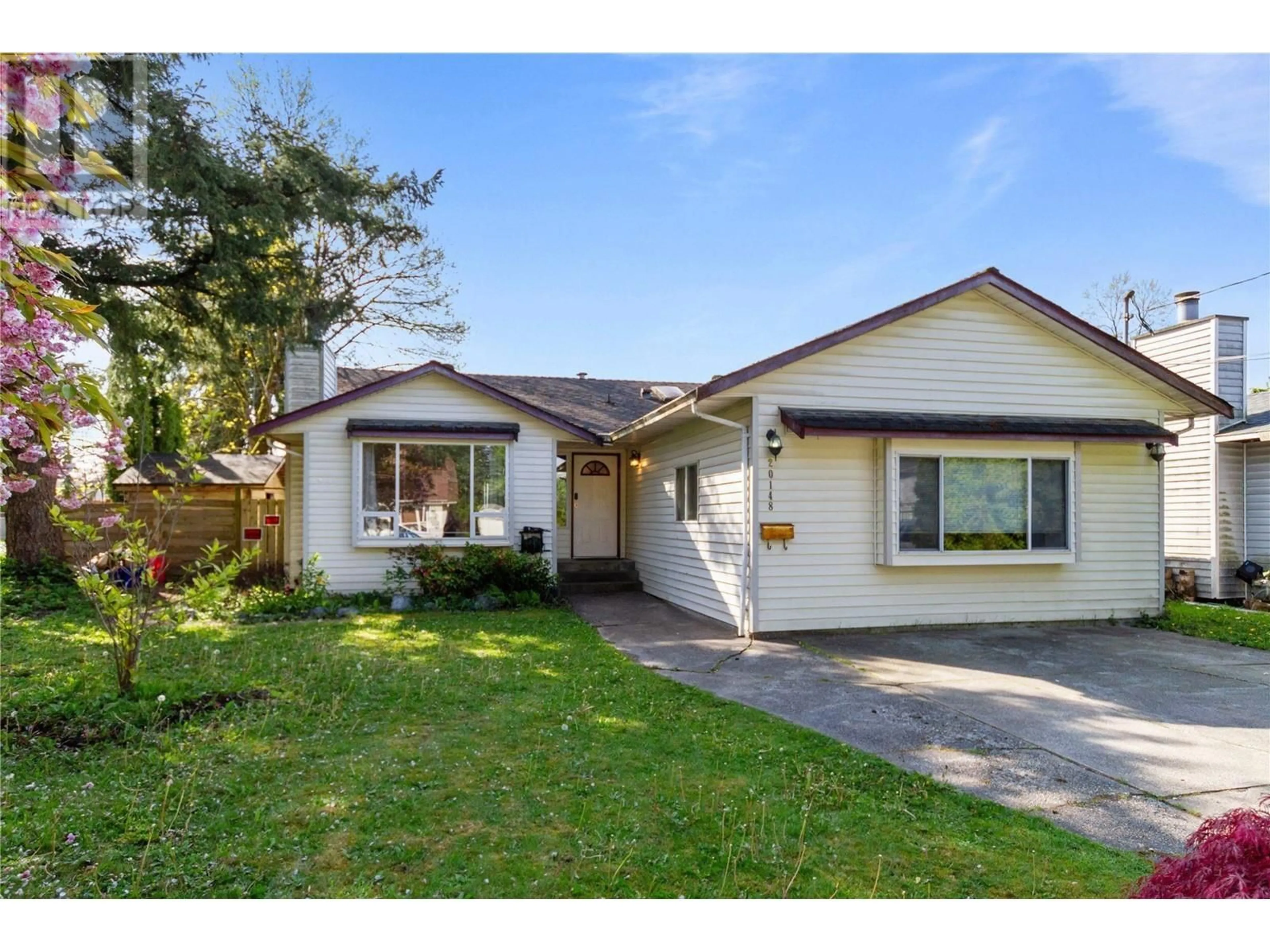 Home with vinyl exterior material, street for 20148 DITTON STREET, Maple Ridge British Columbia V2X9H4