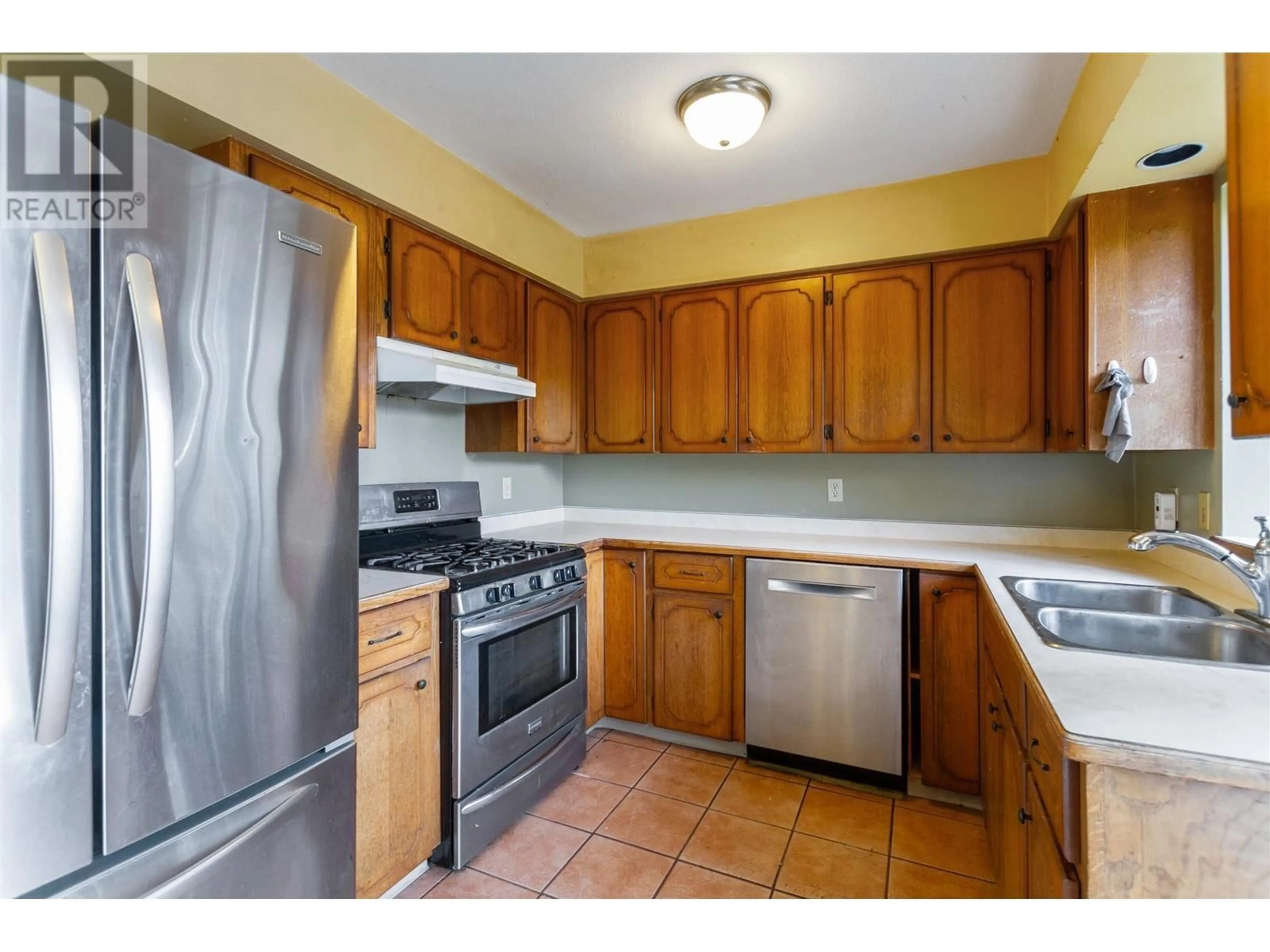 Standard kitchen, unknown for 20148 DITTON STREET, Maple Ridge British Columbia V2X9H4