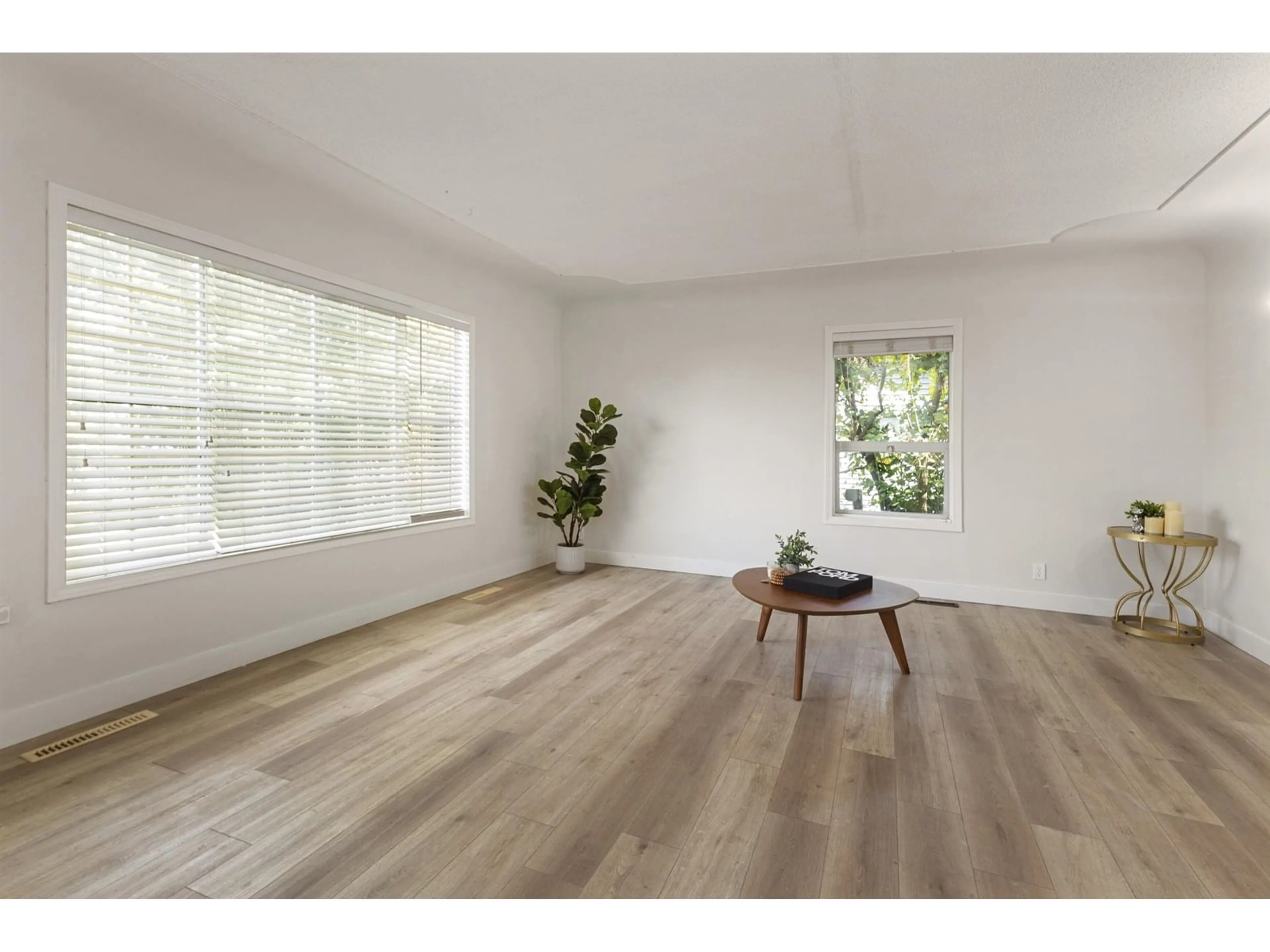 A pic of a room for 46228 FIRST AVENUE, Chilliwack British Columbia V2P1W5